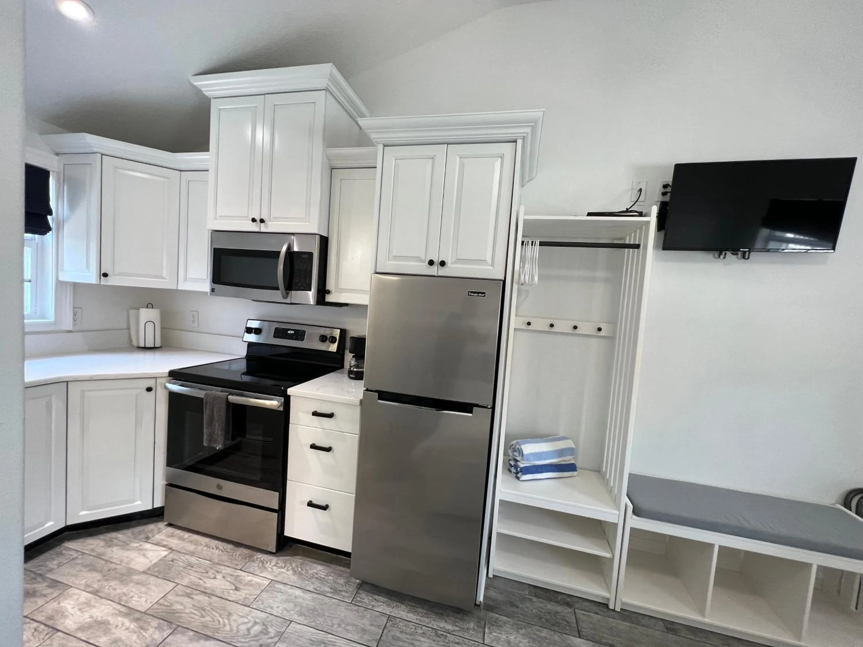 Kitchen or kitchenette in Blue Waters Treasure Island