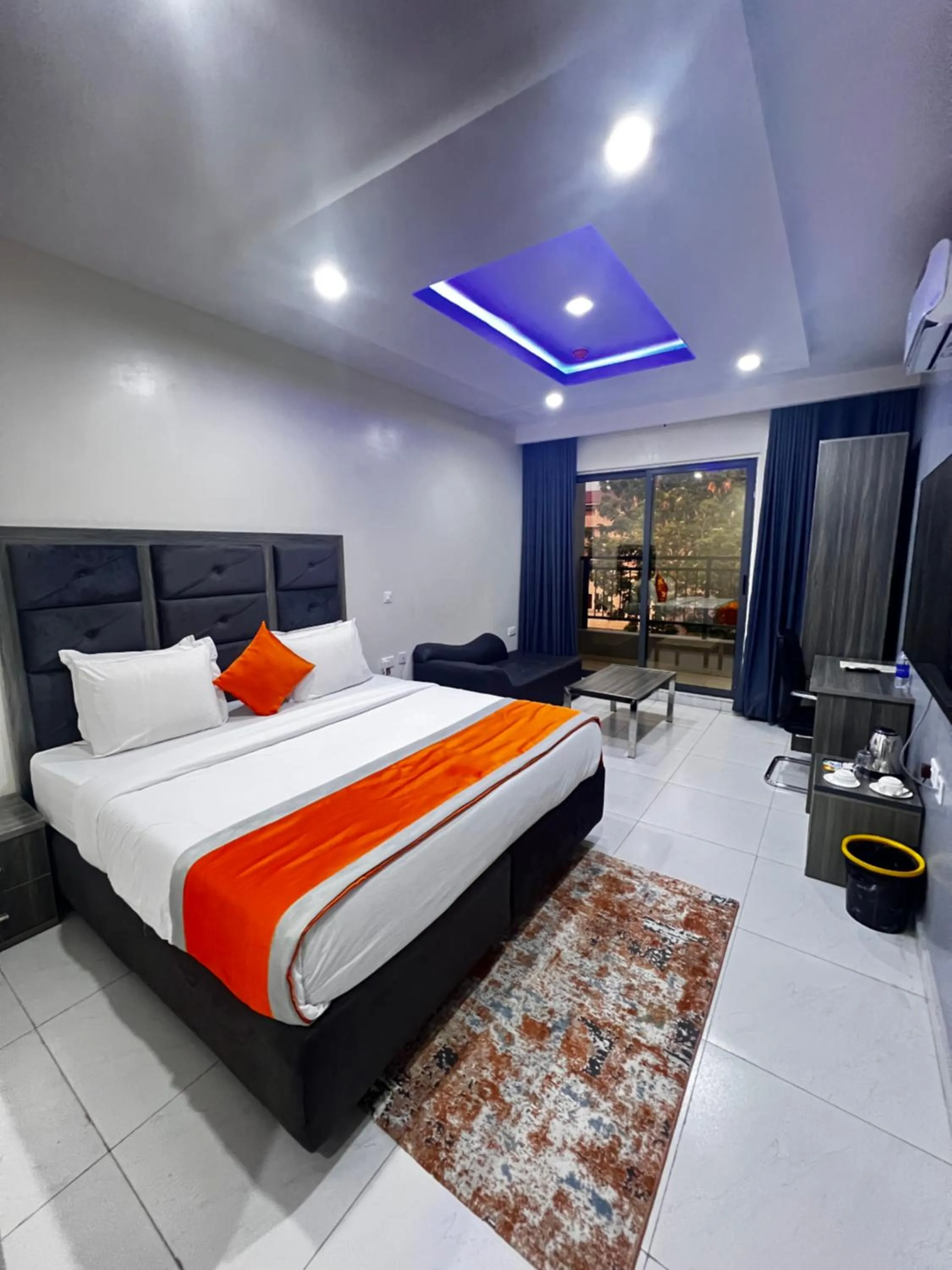 Bed in De Rigg Place Embassy