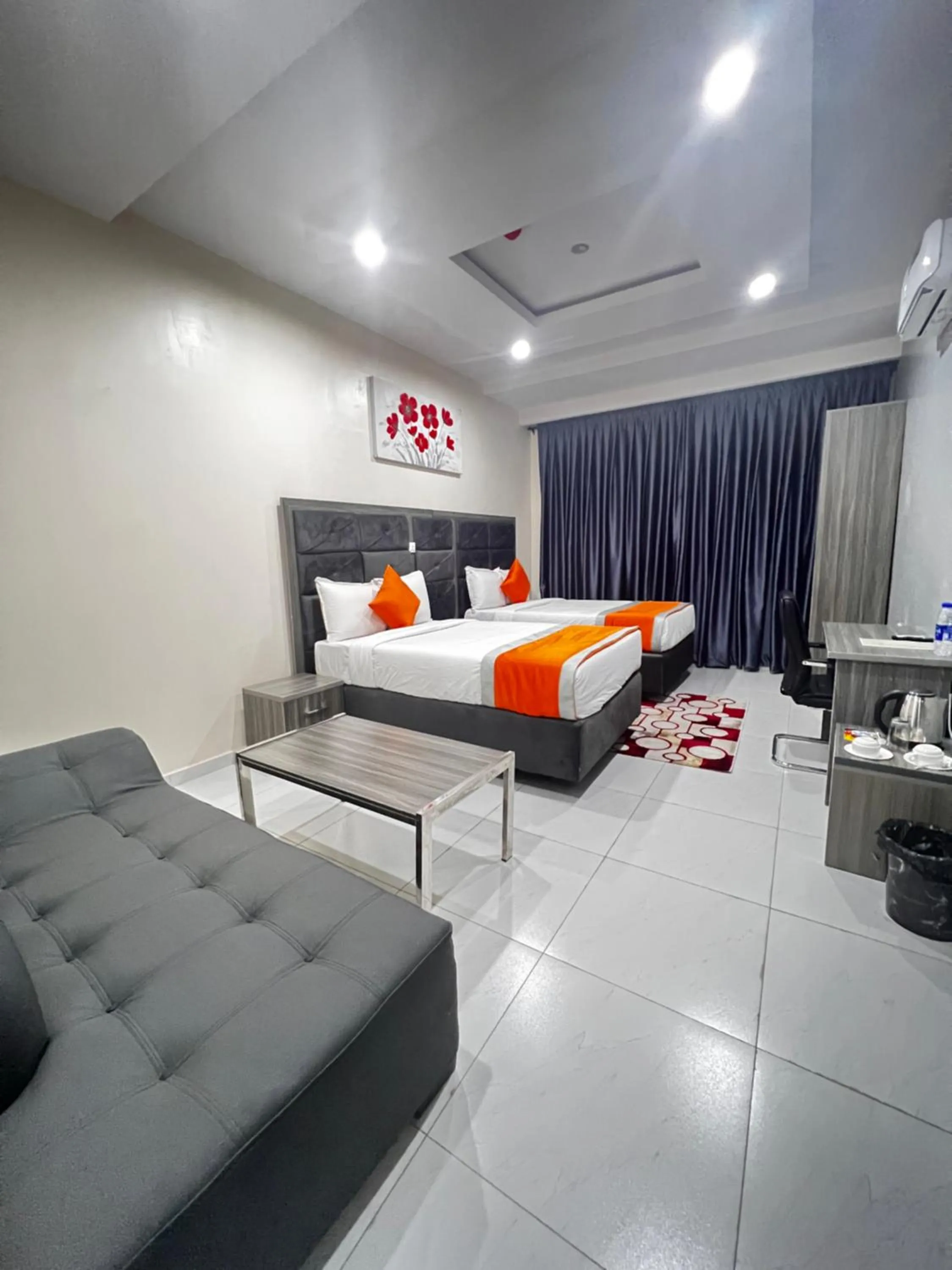 Bed in De Rigg Place Embassy