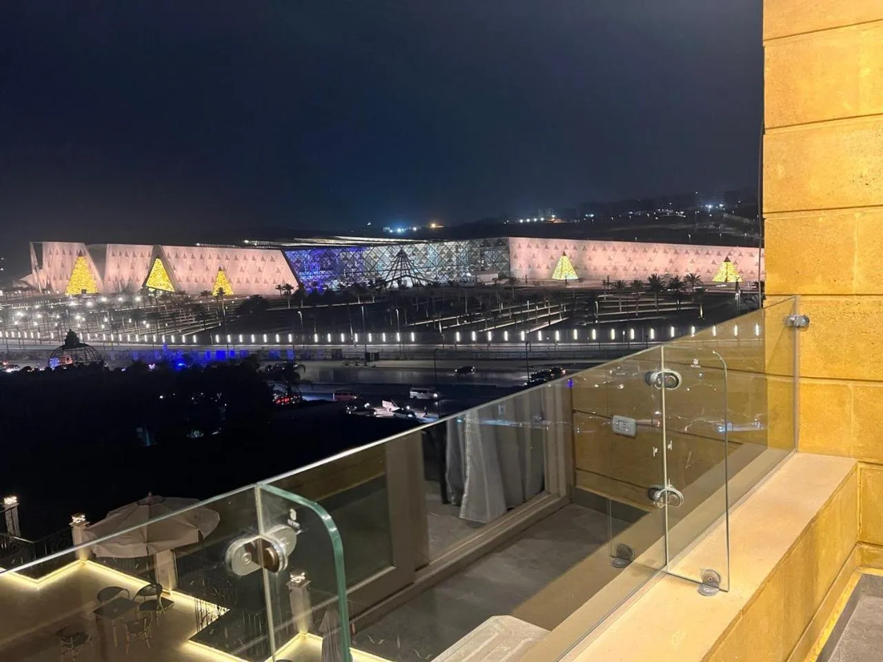 Property building in Asia Grand Museum & Pyramids view