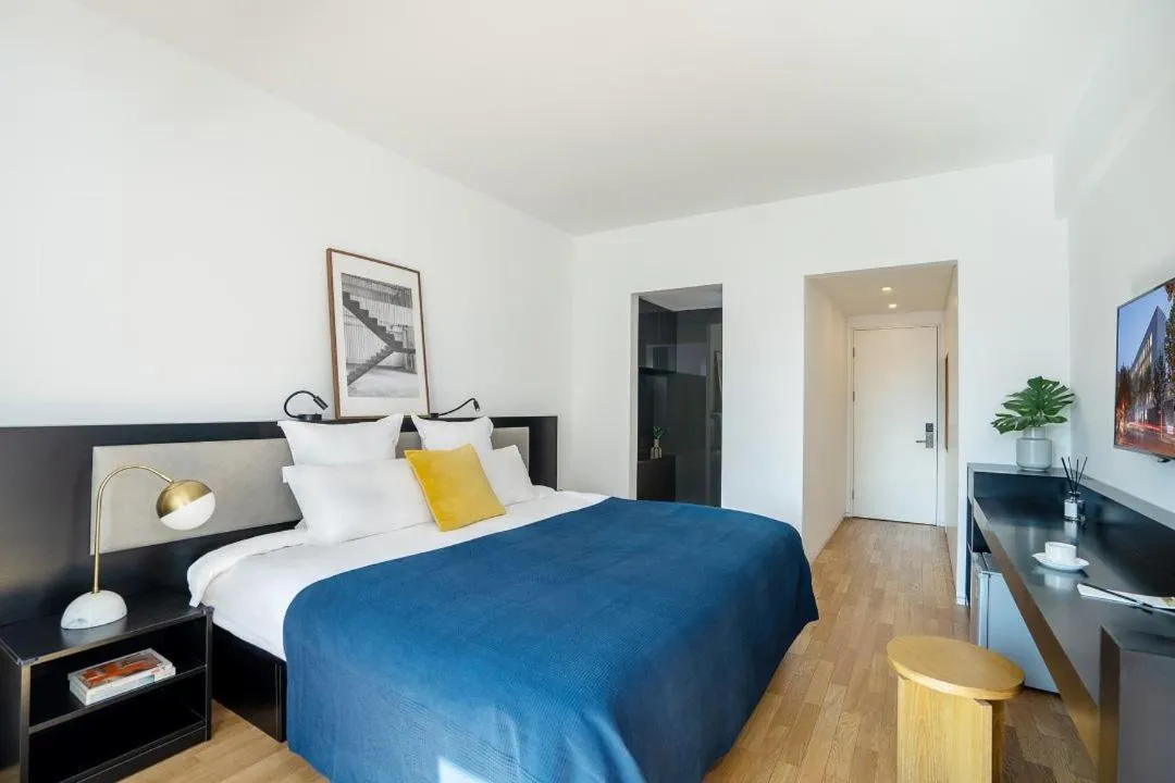 Bed in base-Shanghai SUHE Serviced Apartment, Near East Nanjing Road & People's Square