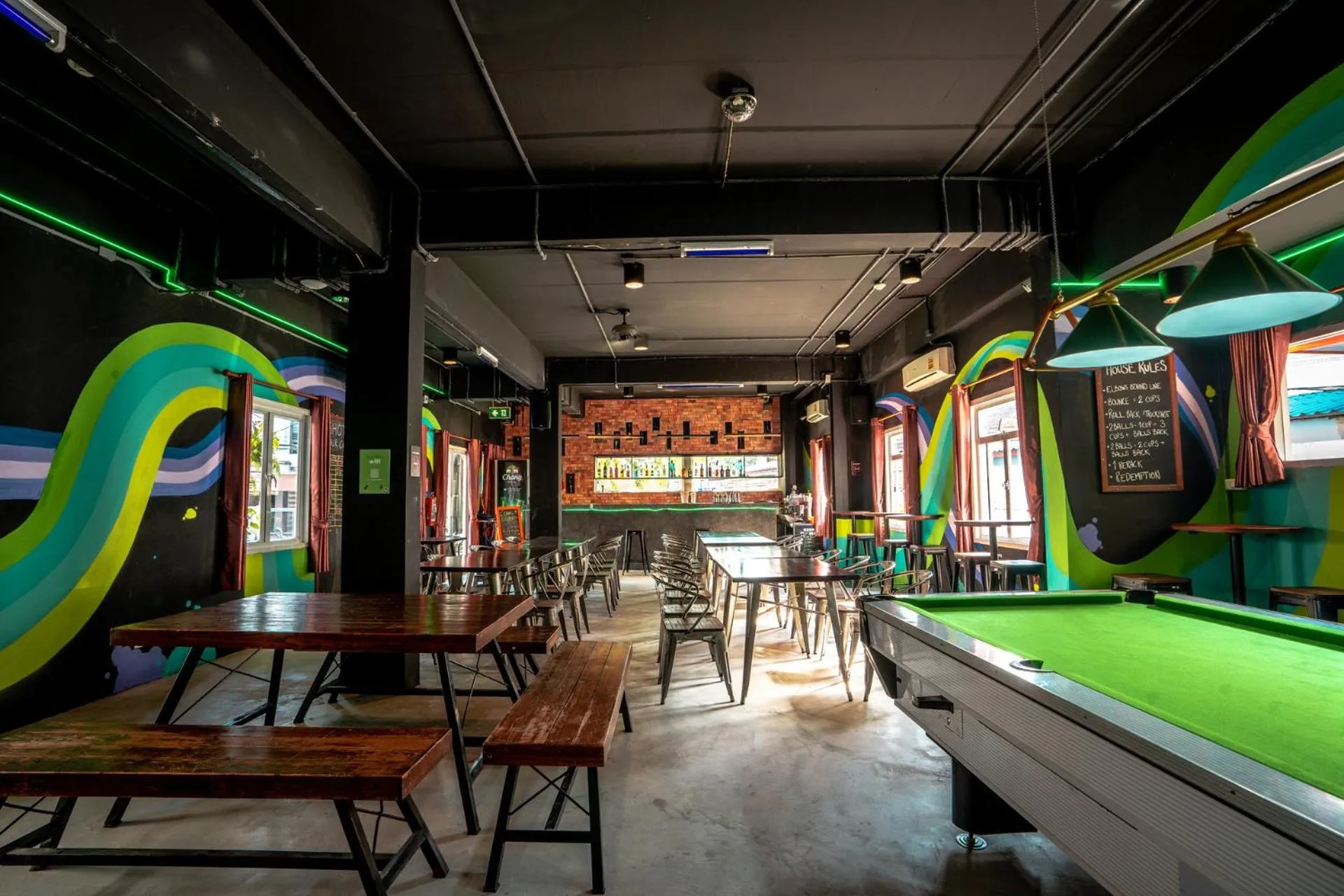Lounge or bar in Mad Monkey Chiang Mai