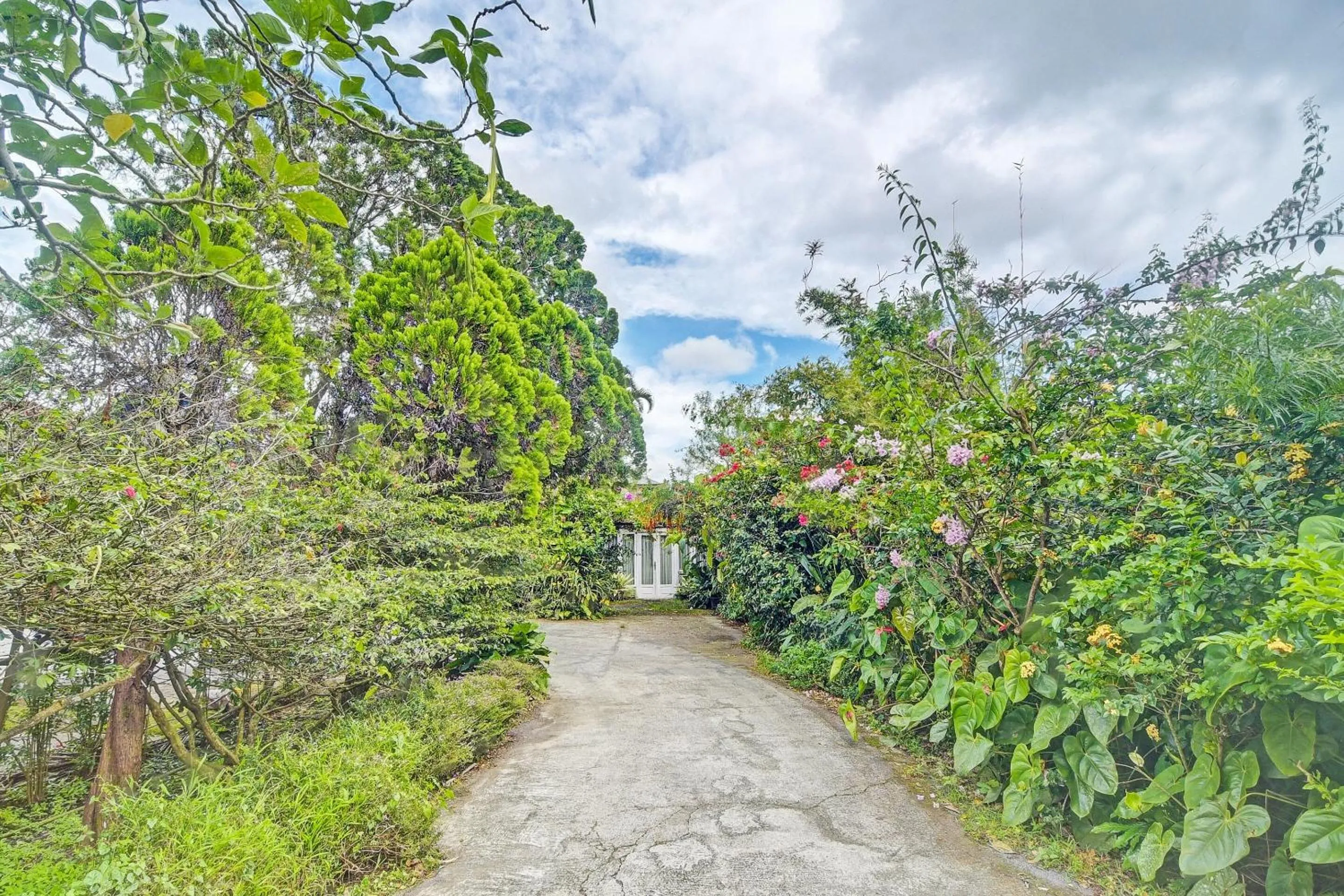 Facade/entrance in SPOT ON 92278 Hotel Vorel