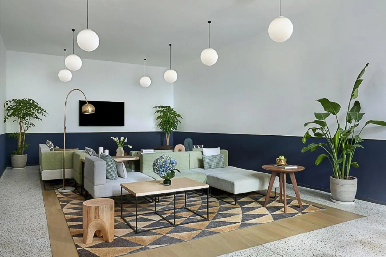 Communal lounge/ TV room in basePLUS-Shanghai BINJIANG Serviced Apartment - In room Washing Machine with Dryer function & Kitchen & Free 24hrs Coffee & Close to Expo Museum, Xintiandi & Subway nearby & English speaking & High speed free WiFi