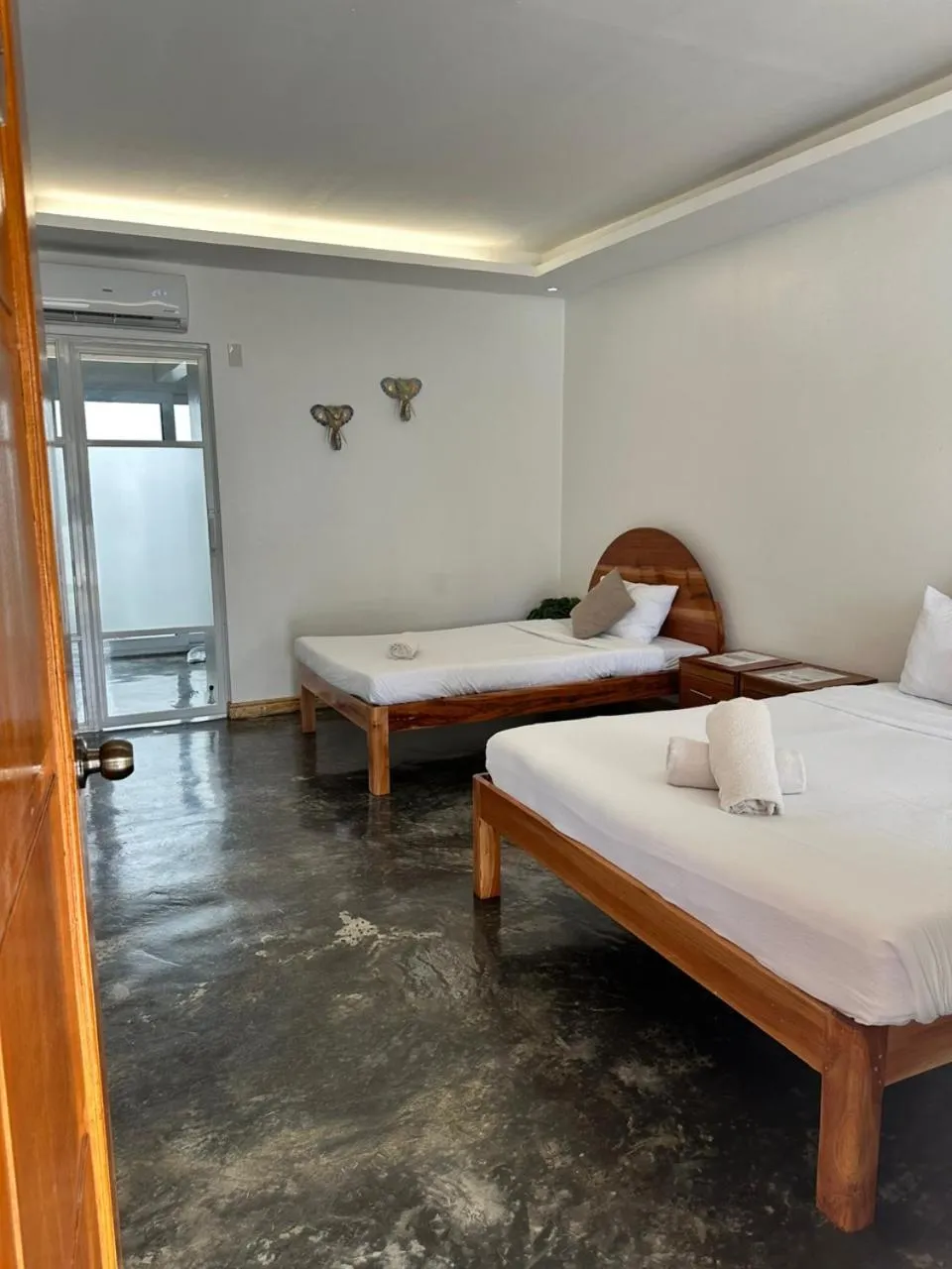 Bed in Treeshade Resort & Spa Moalboal