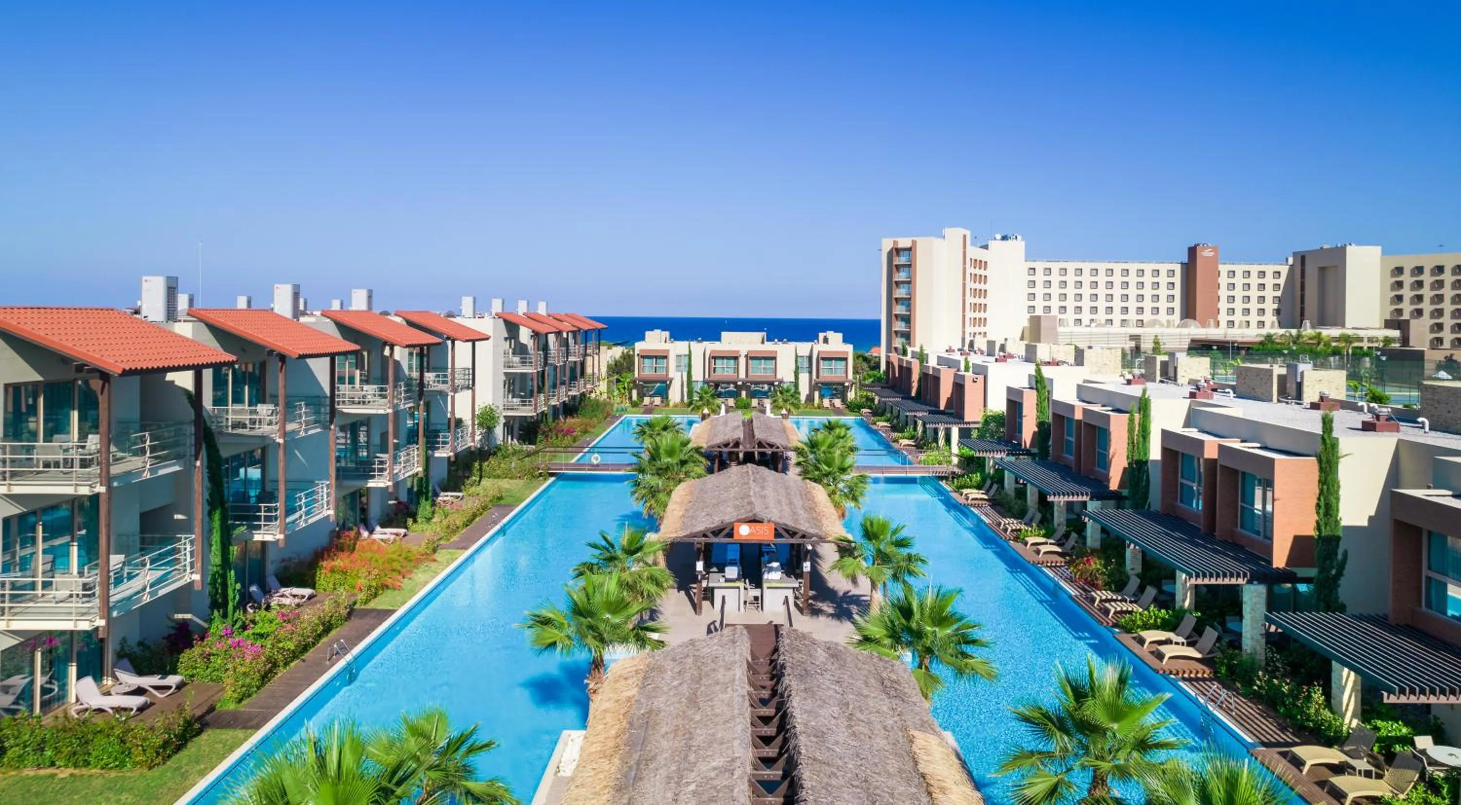 Swimming pool in Concorde Luxury Resort & Casino