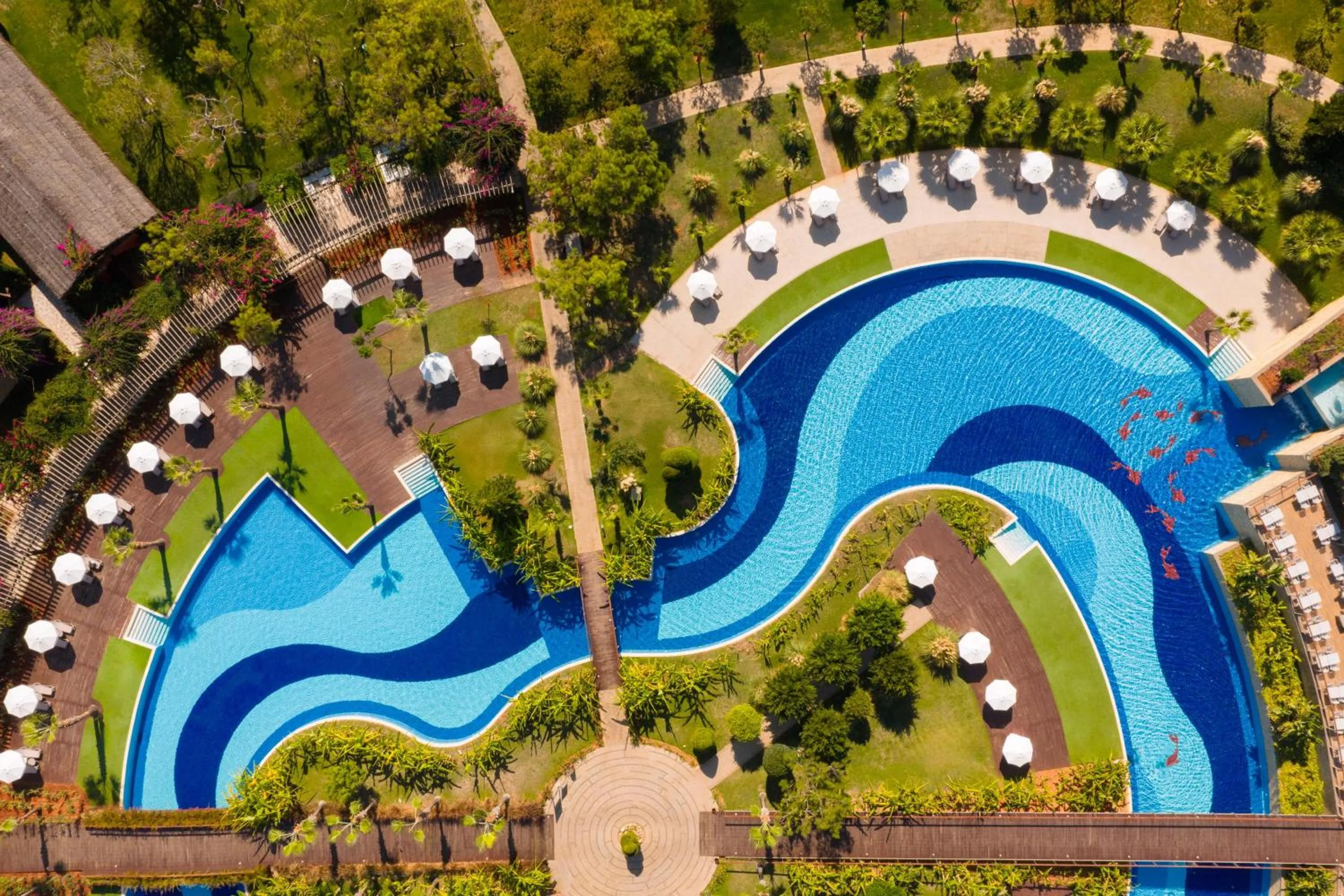 Swimming pool in Concorde Luxury Resort & Casino