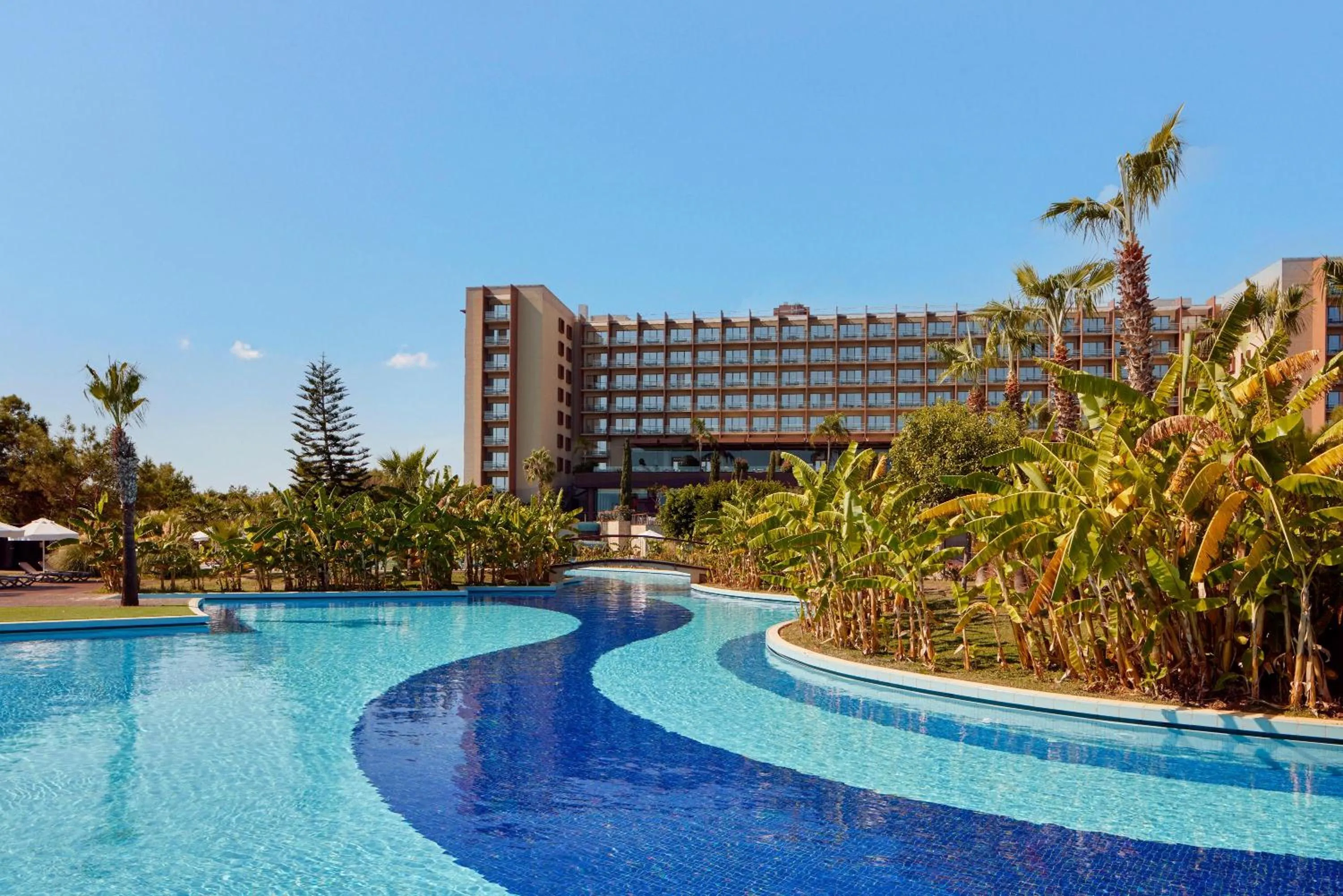 Swimming pool in Concorde Luxury Resort & Casino