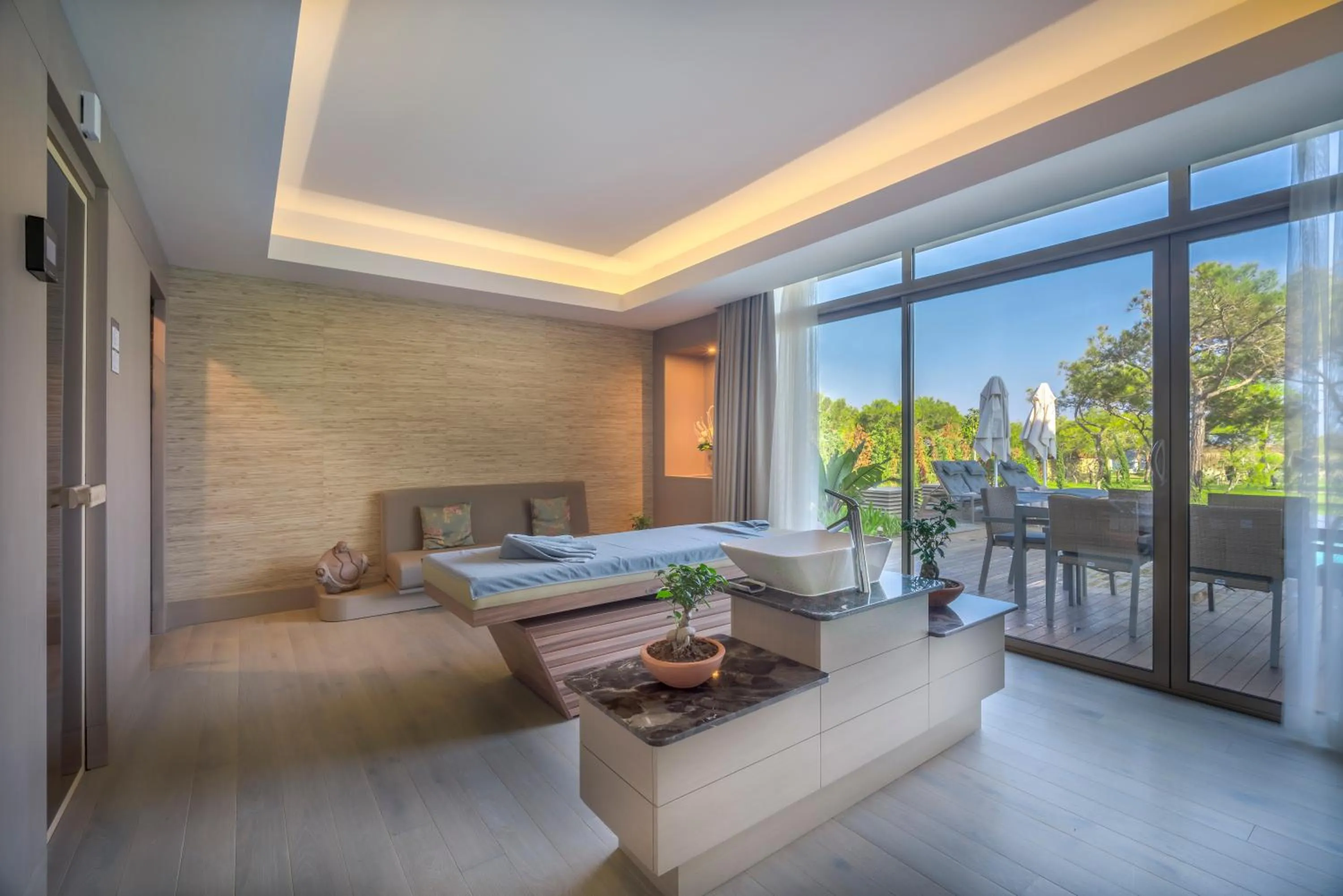 Shower, Bed in Concorde Luxury Resort & Casino