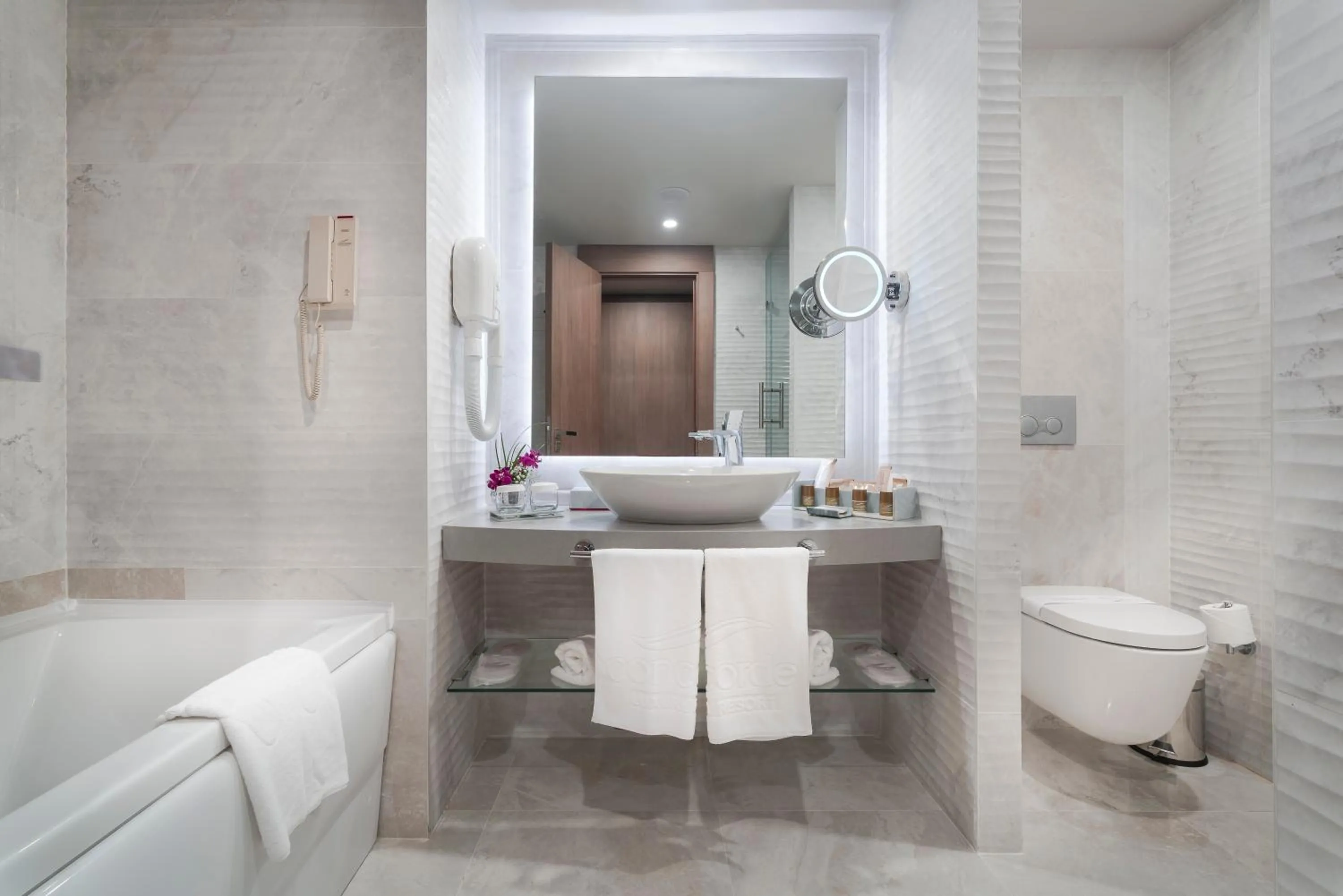 Shower in Concorde Luxury Resort & Casino