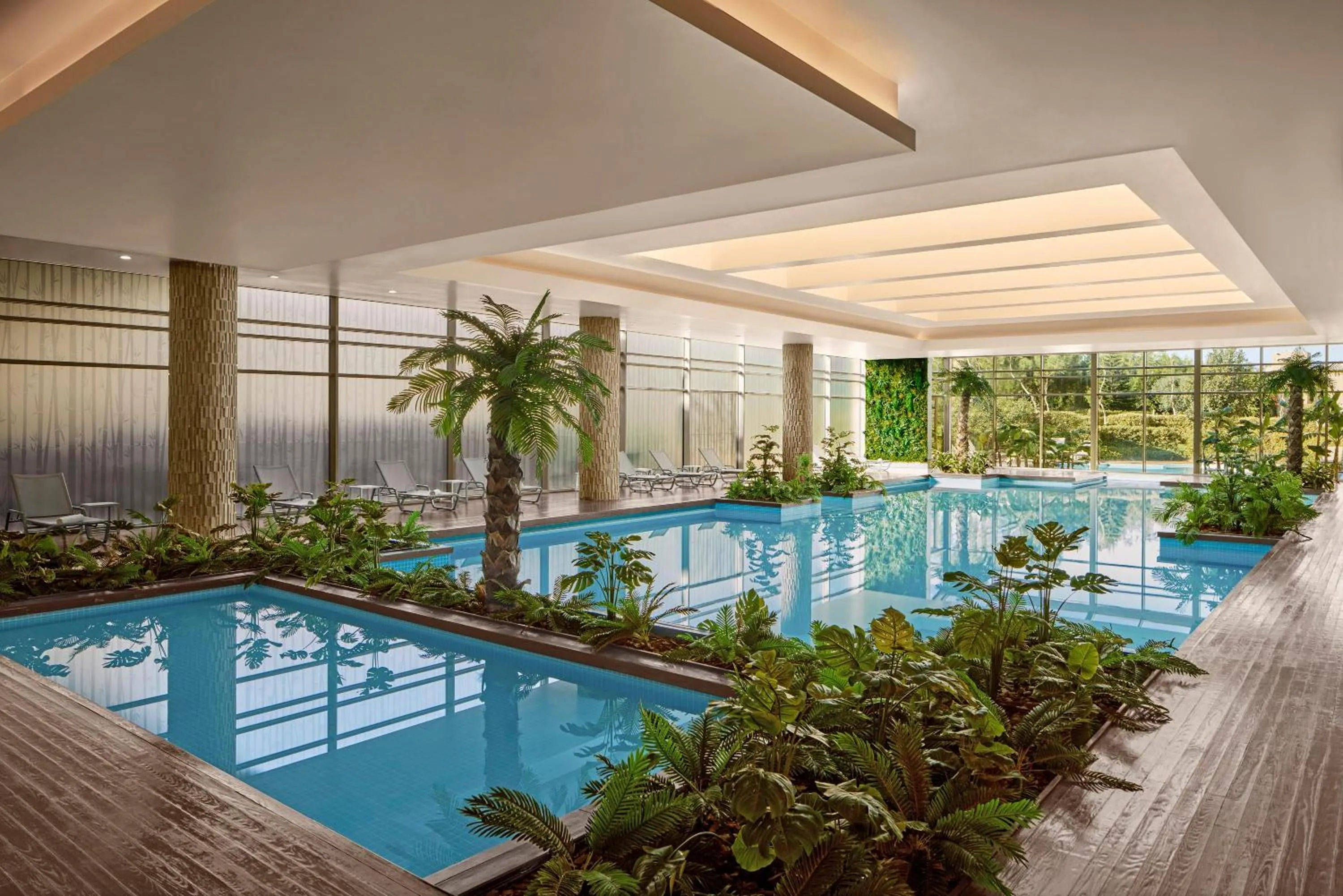 Swimming pool in Concorde Luxury Resort & Casino