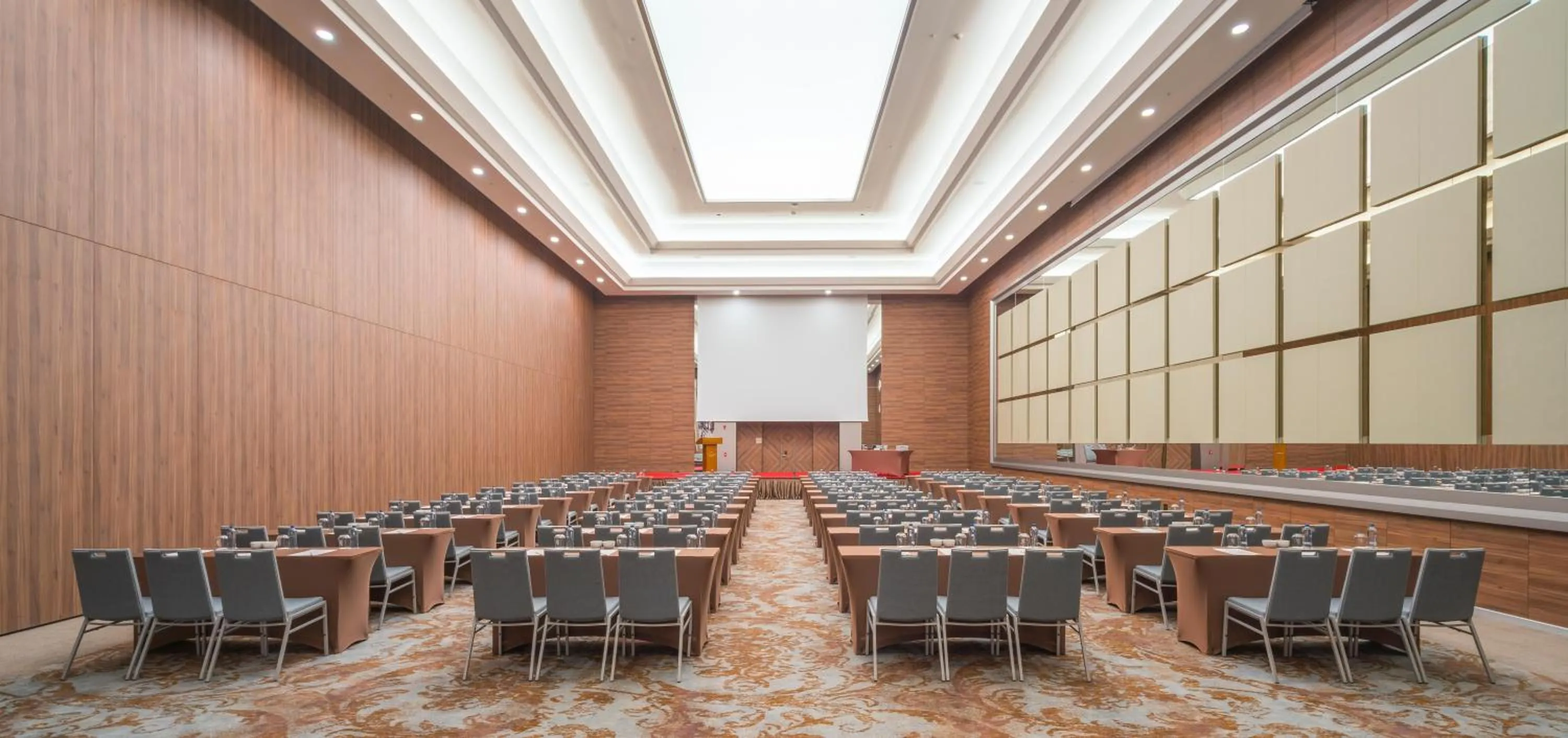 Meeting/conference room in Concorde Luxury Resort & Casino