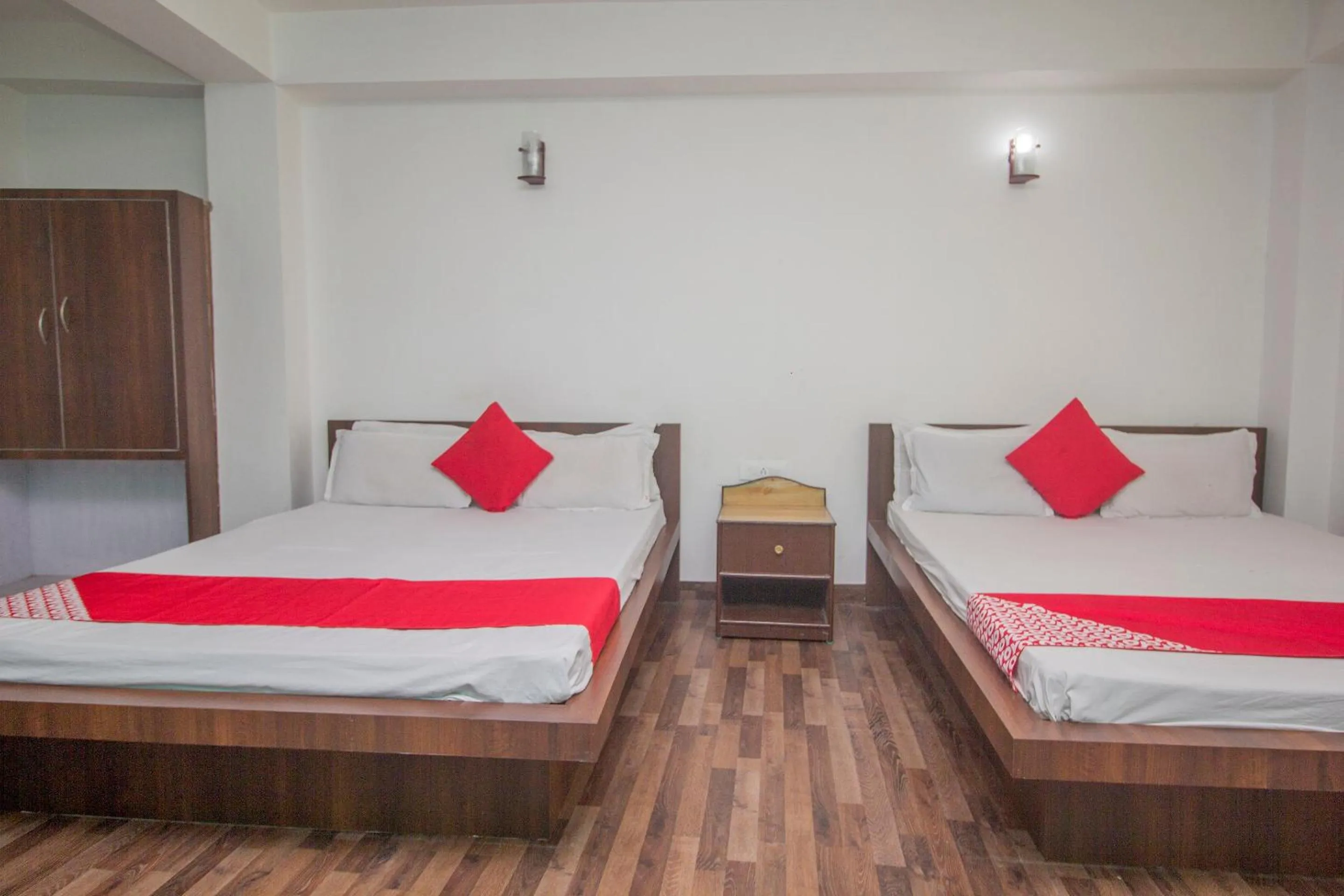 Bedroom, Bed in Hotel O Basar International