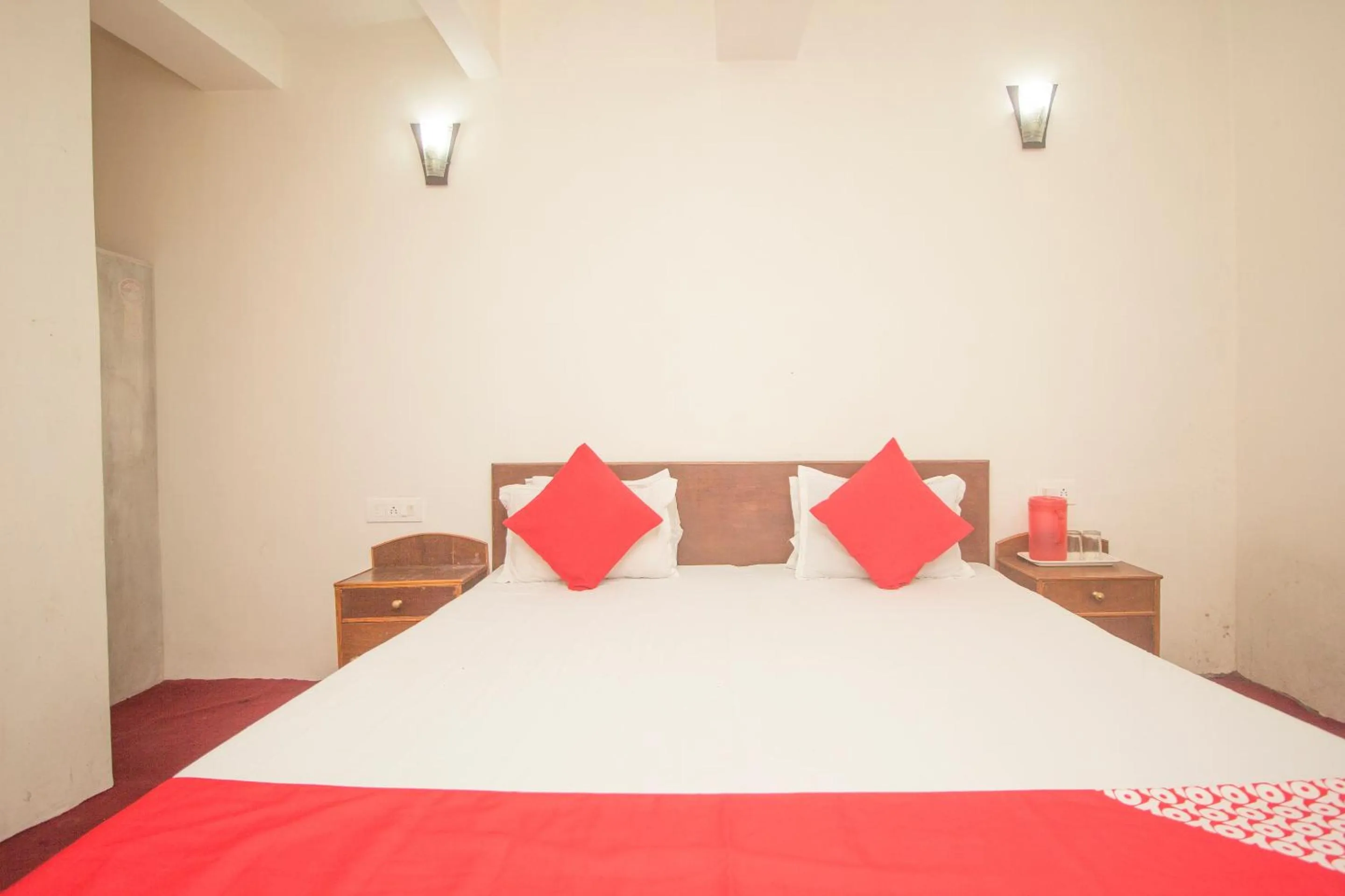 Bedroom, Bed in Hotel O Basar International
