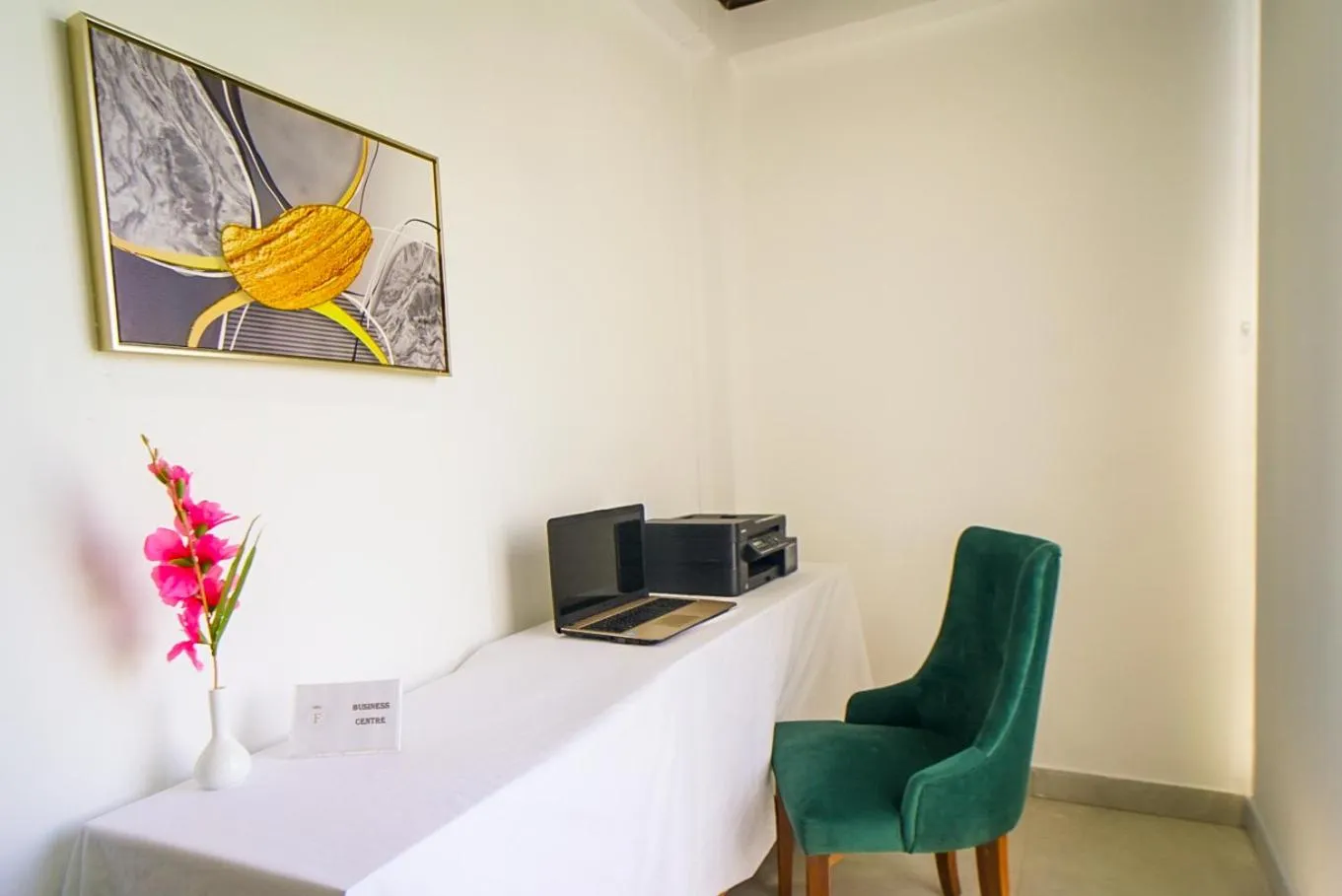 Business facilities in Hotel Flora