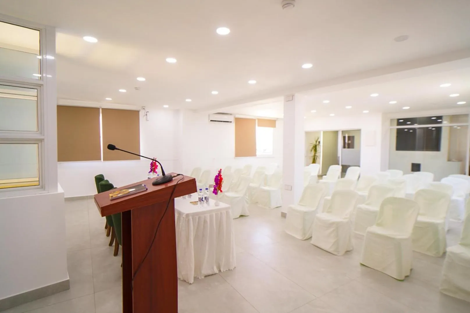 Meeting/conference room in Hotel Flora