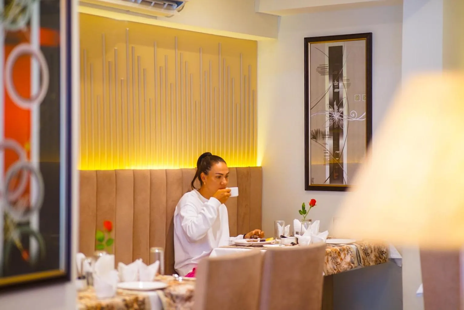 Restaurant/places to eat in Hotel Flora