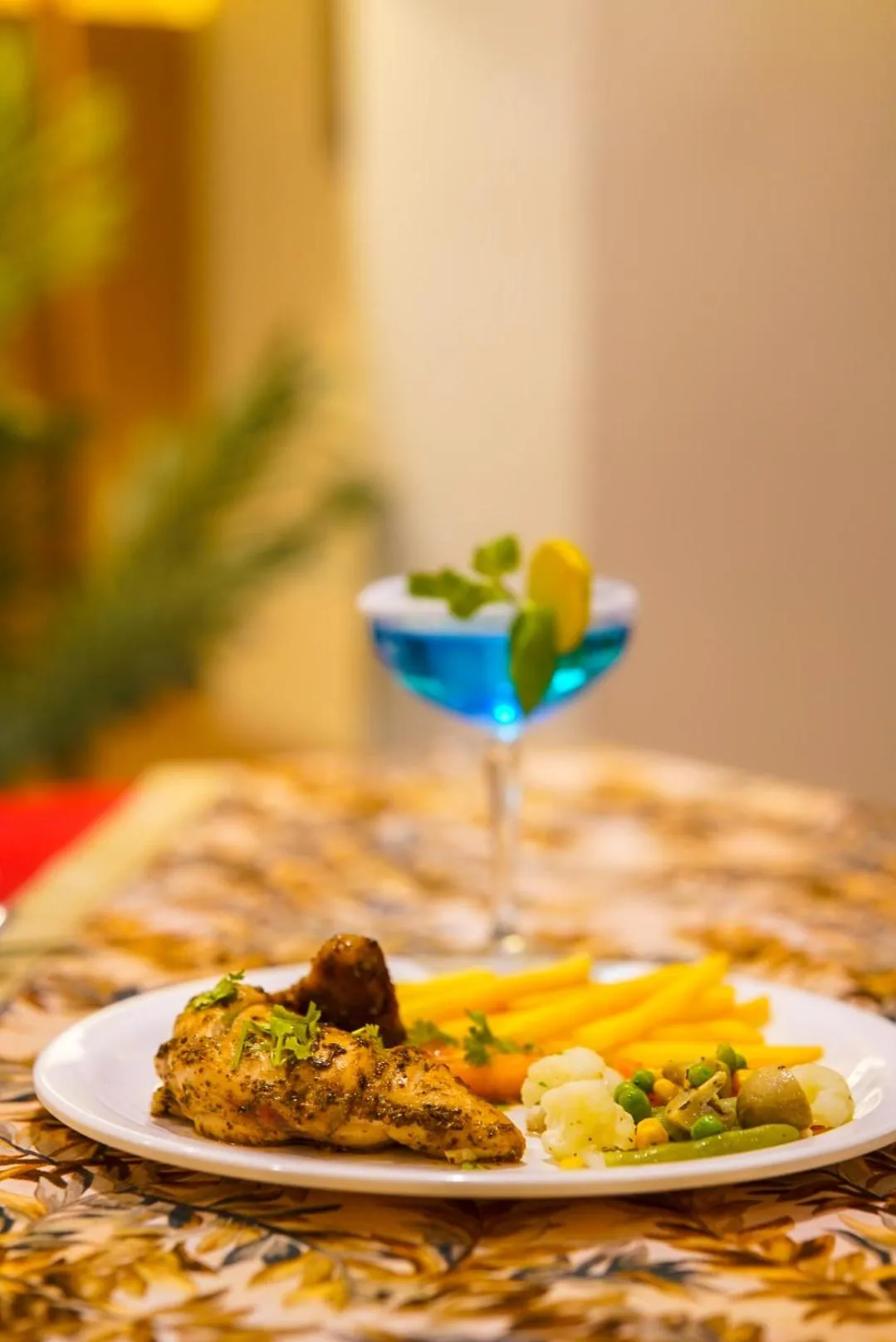 Restaurant/places to eat in Hotel Flora