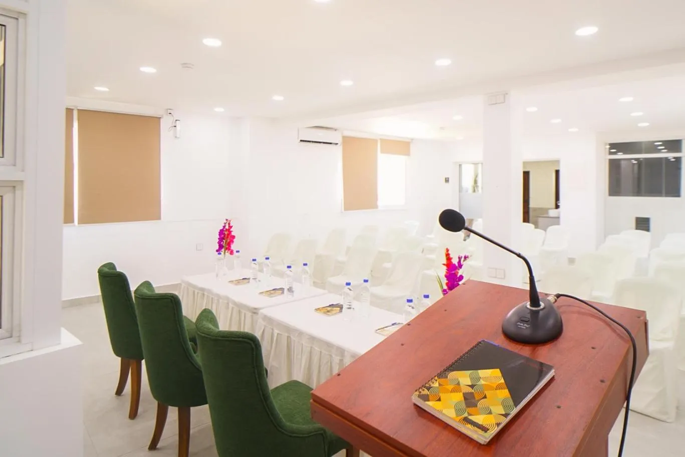 Meeting/conference room in Hotel Flora