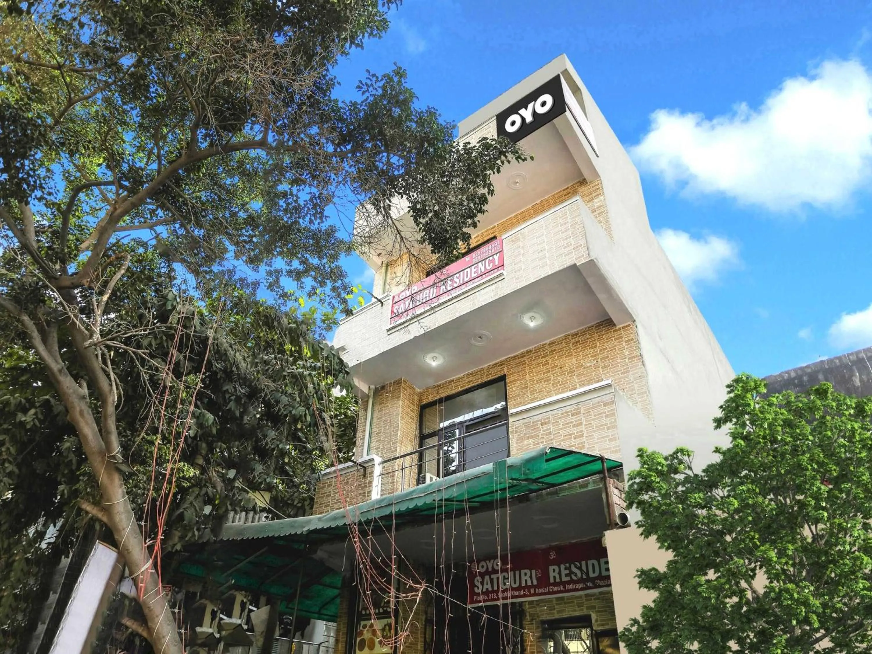 Facade/entrance in Hotel O Satguru Residency