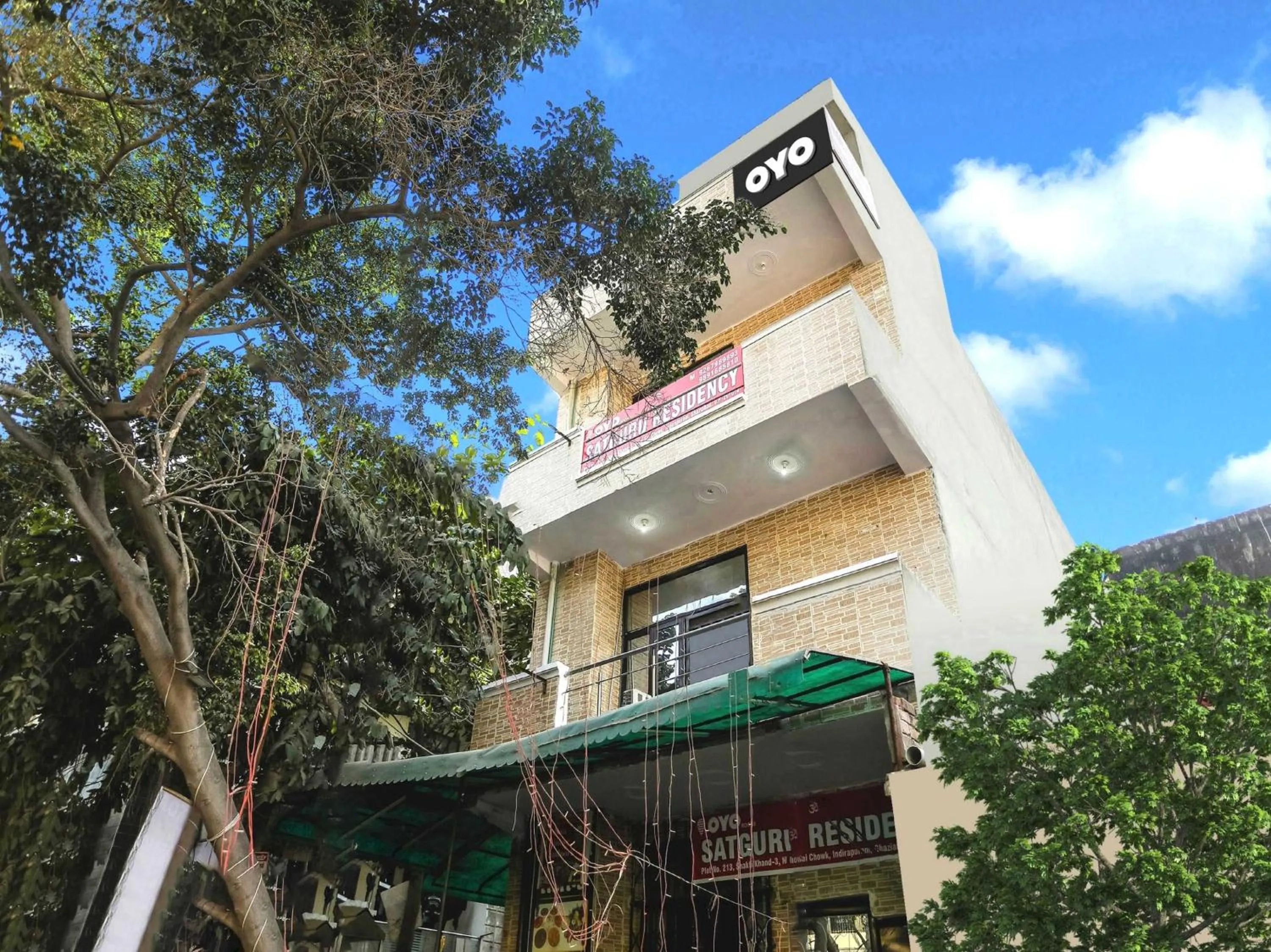 Facade/entrance in Hotel O Satguru Residency