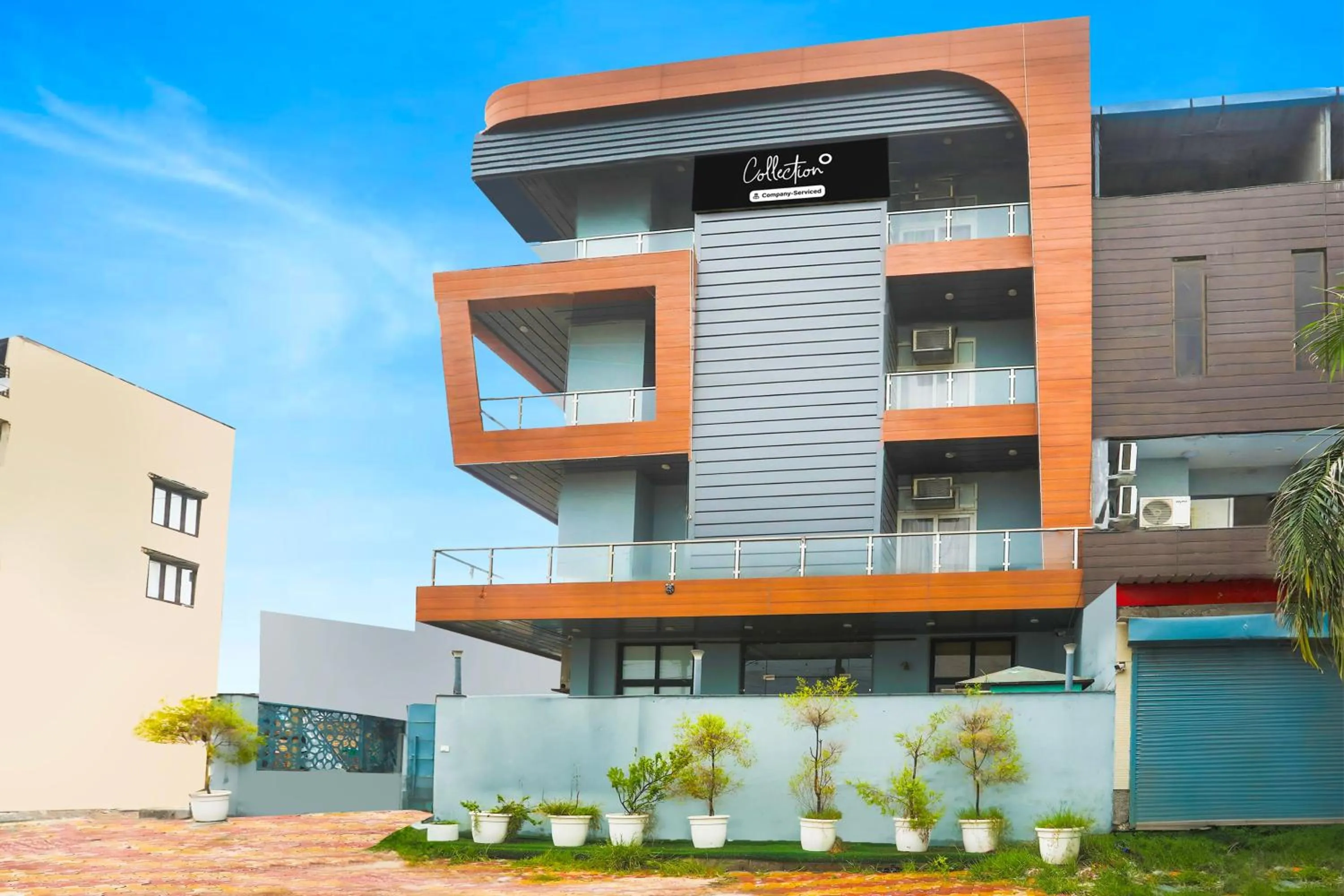 Facade/entrance in Super Collection O Sector 44 Near Botanical Garden formerly Hotel Culture