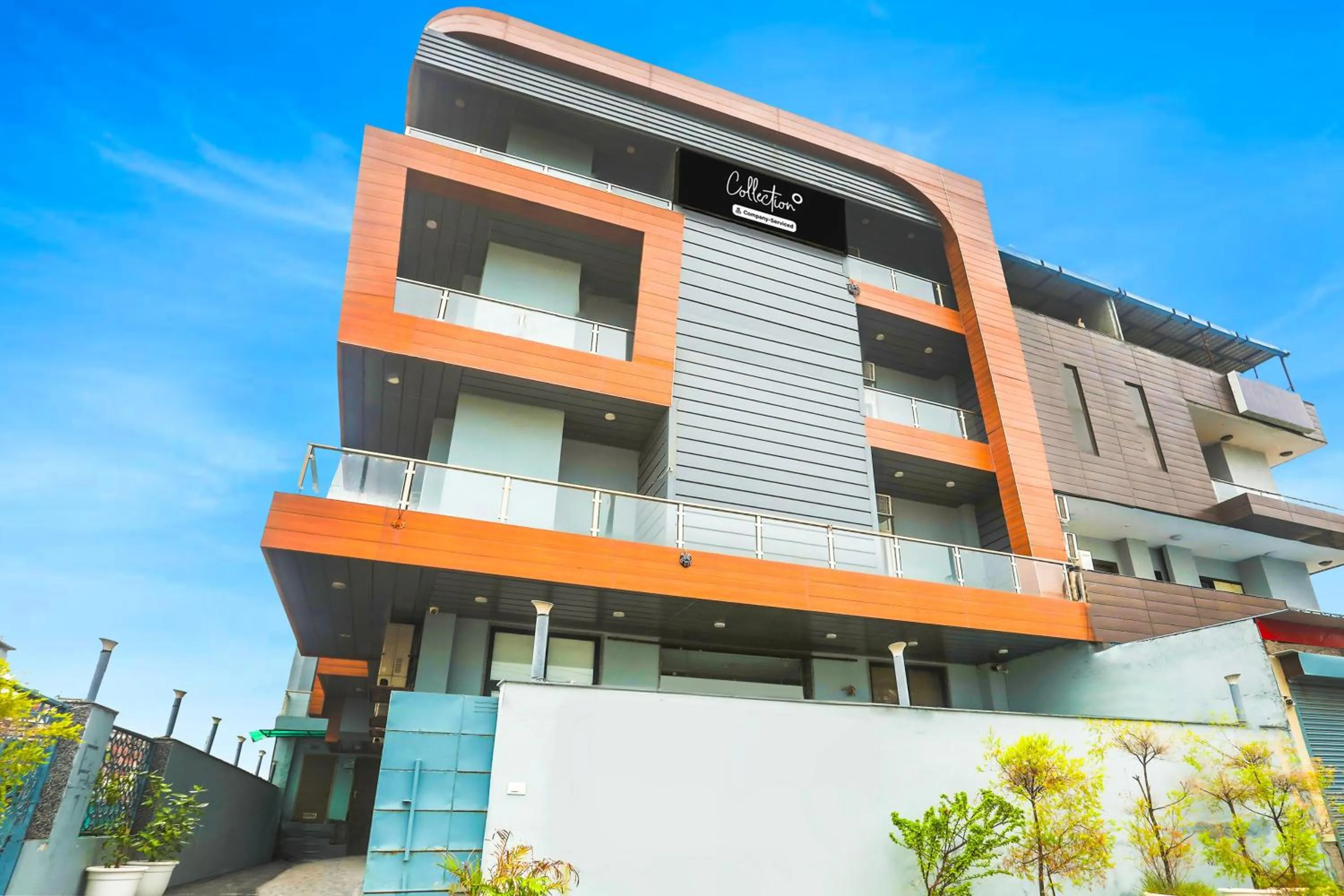 Facade/entrance in Super Collection O Sector 44 Near Botanical Garden formerly Hotel Culture