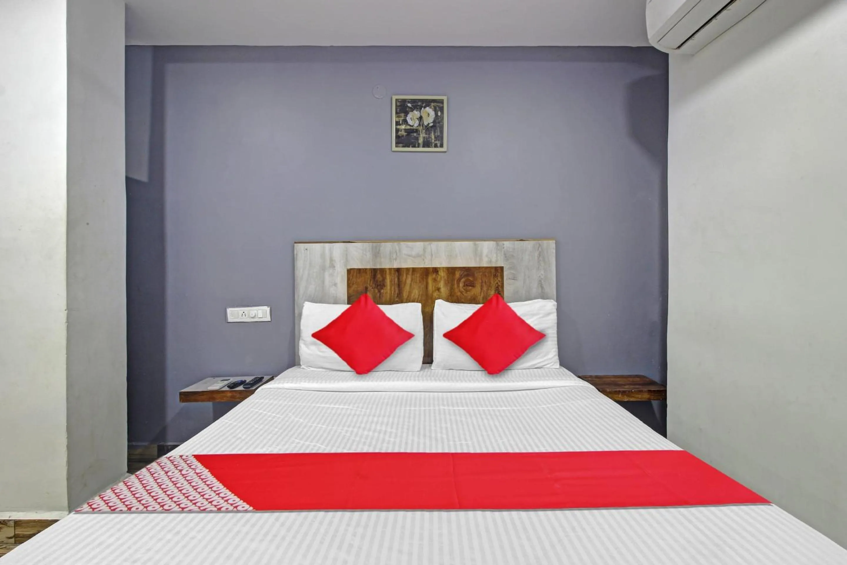 Bedroom, Bed in Hotel O Sri Sai Regency