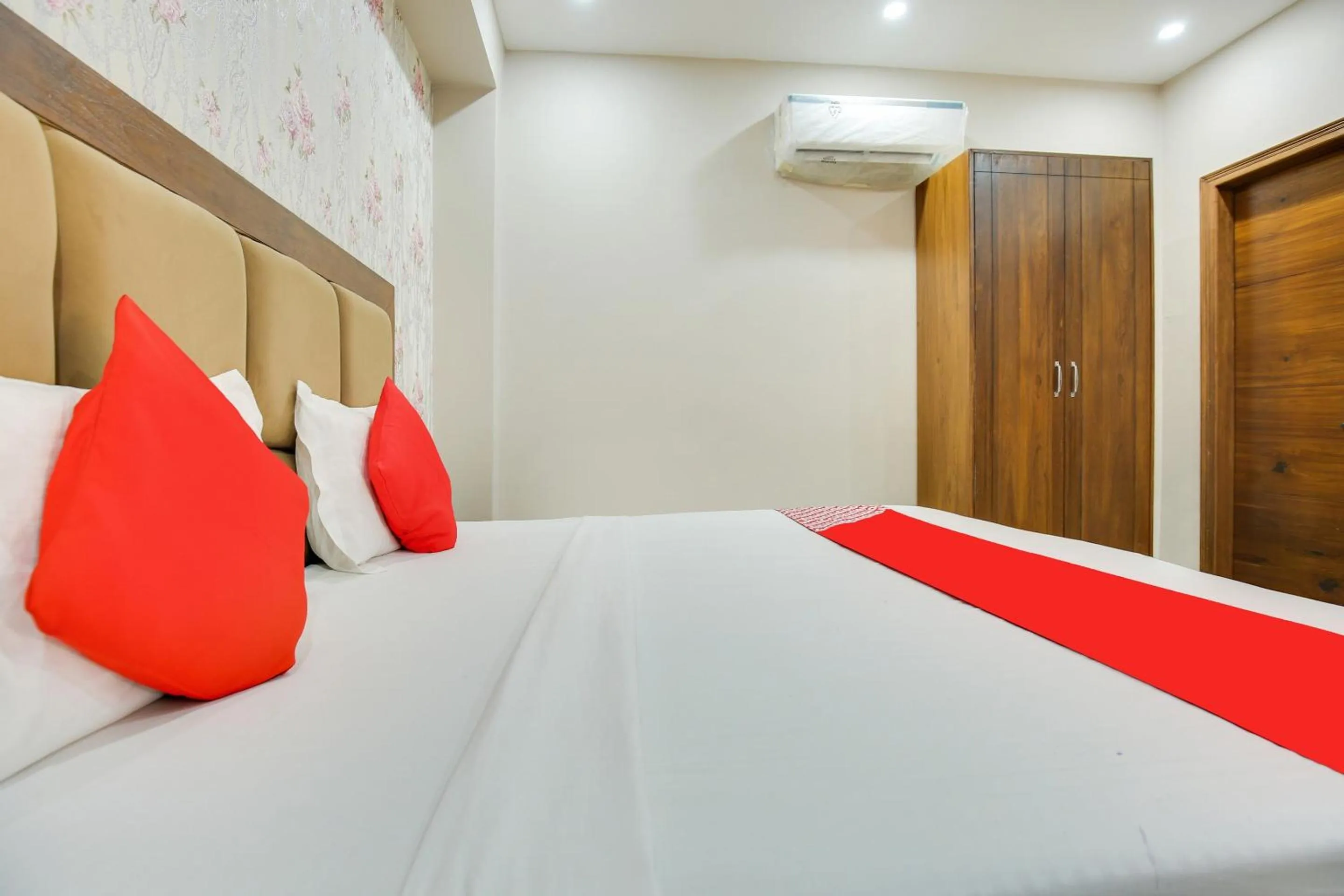 Bedroom, Bed in Collection O Hotel RR Eleven