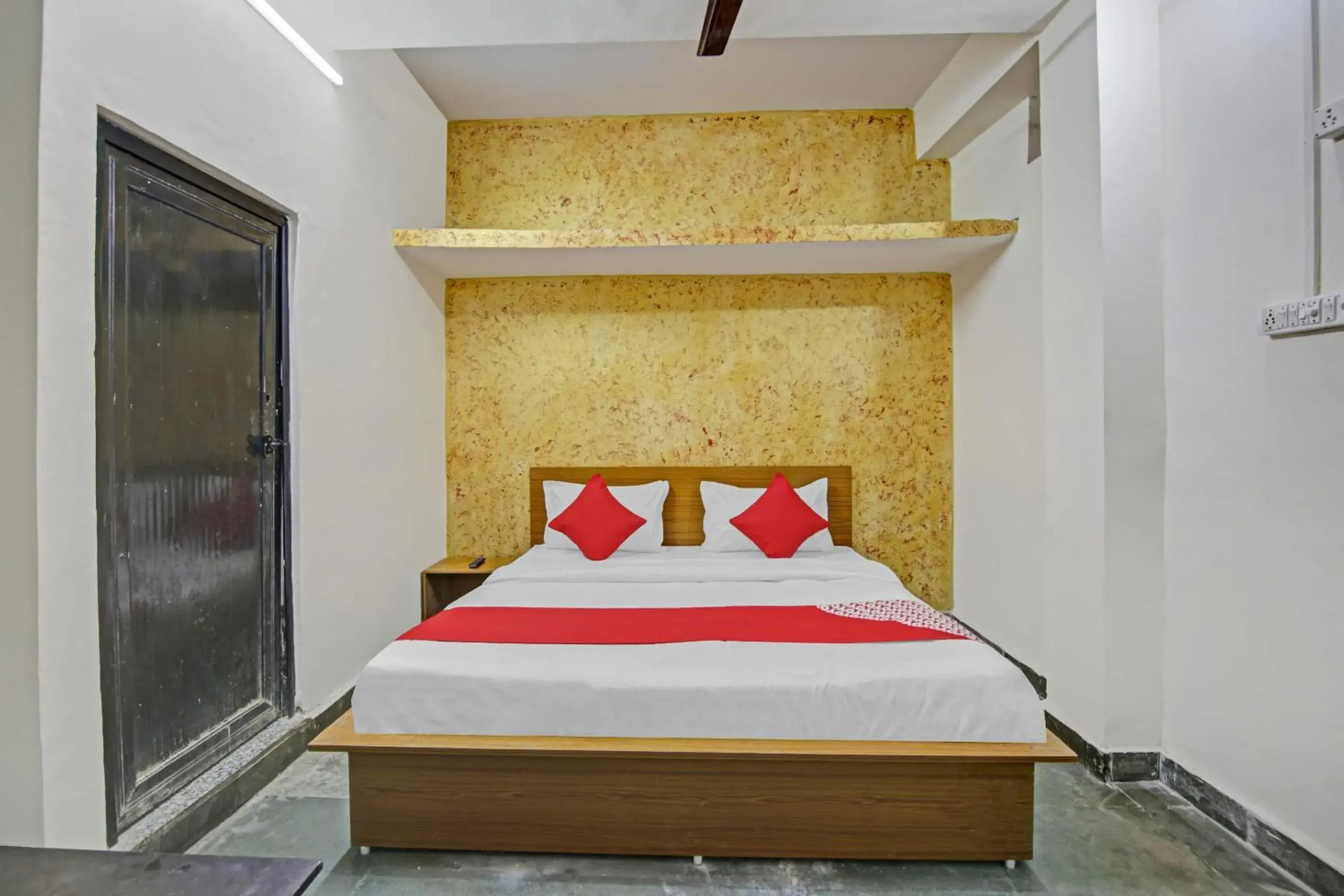 Classic Triple Room - single occupancy in Hotel O Royal Classic Triple Room - single occupancy in Hotel O Royal