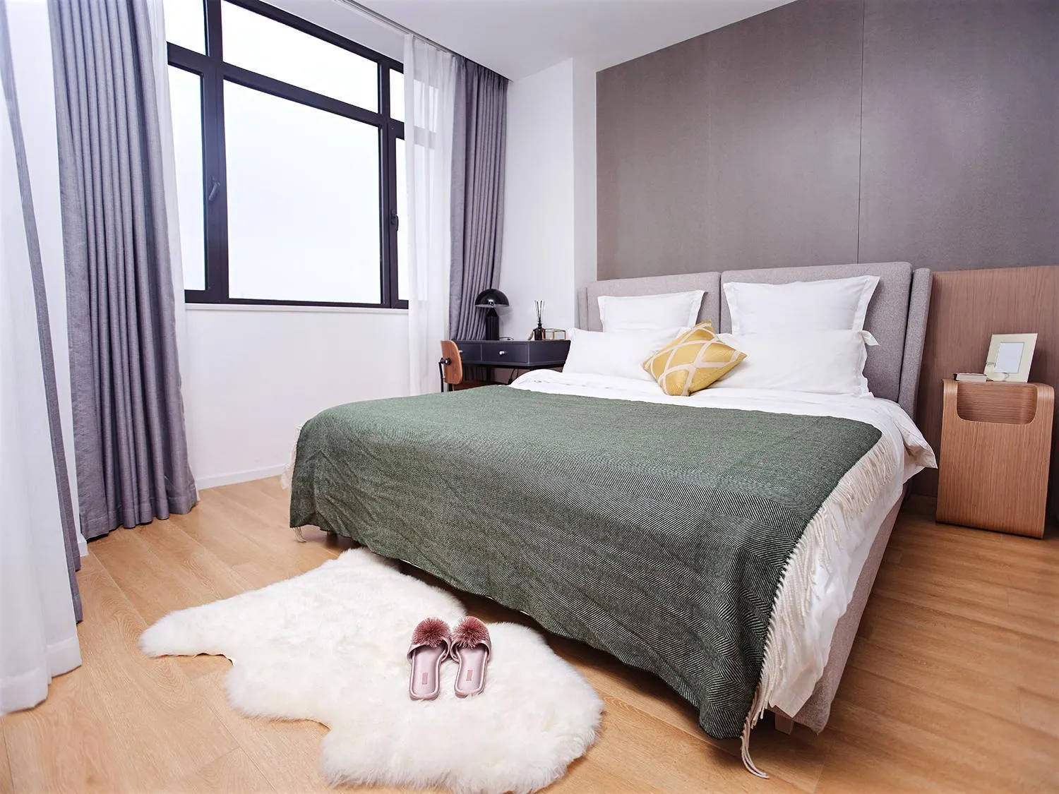 Bedroom, Bed in base-Shanghai Pusan Serviced Apartment
