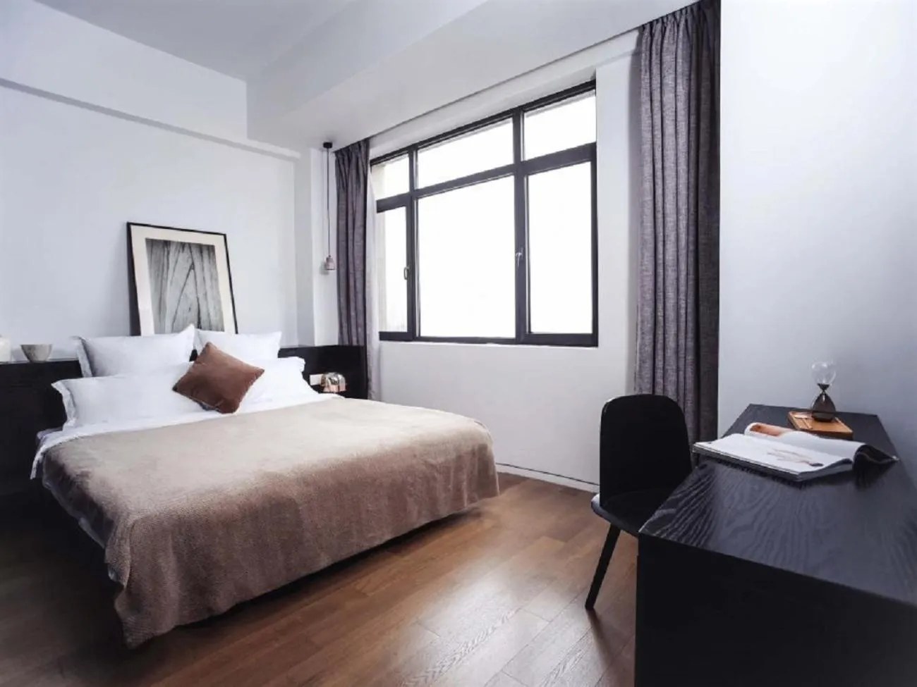 Bed in base-PUSAN Serviced Apartment -Shanghai New International Expo Centre