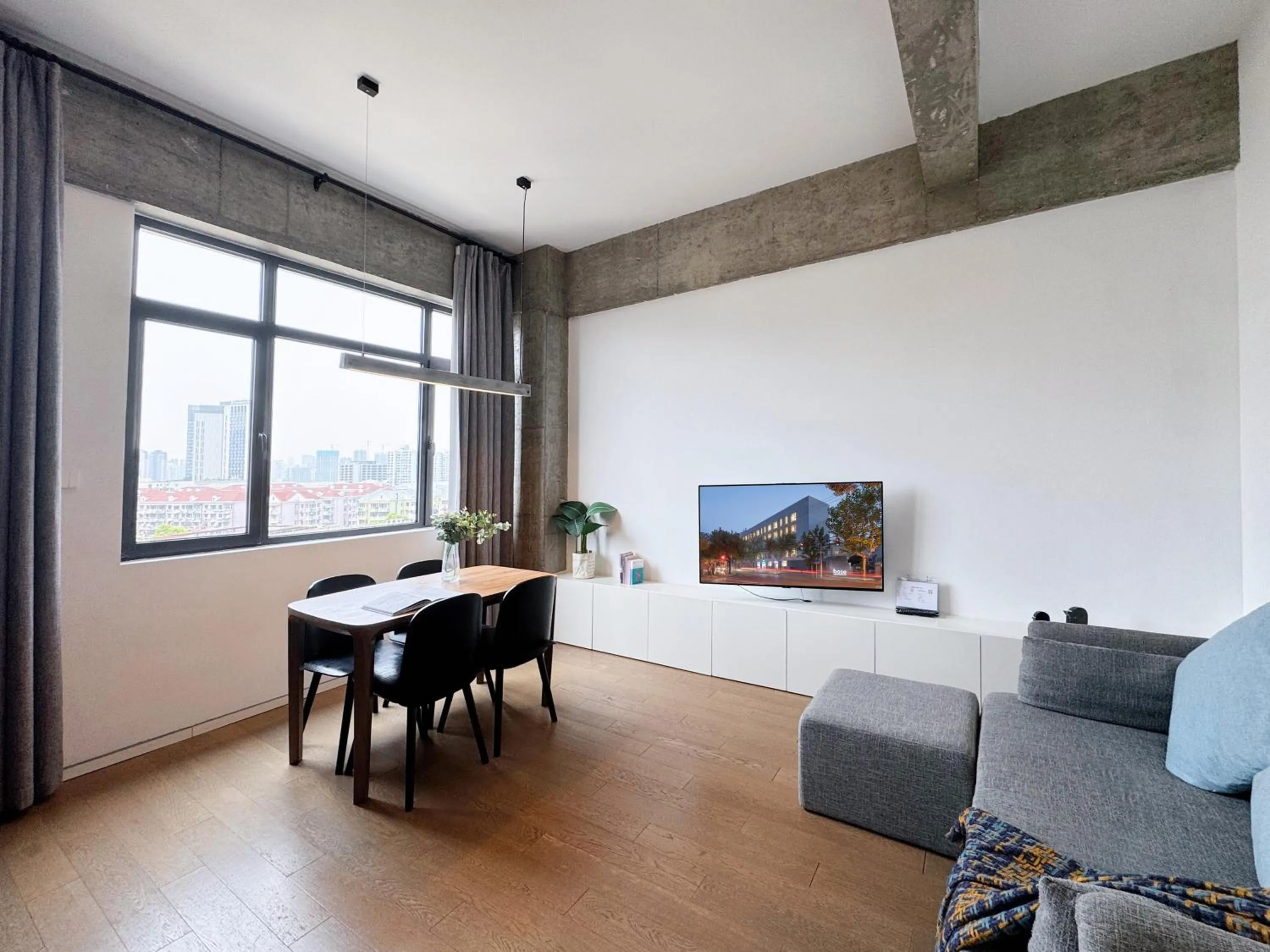 Dining area in base-PUSAN Serviced Apartment -Shanghai New International Expo Centre