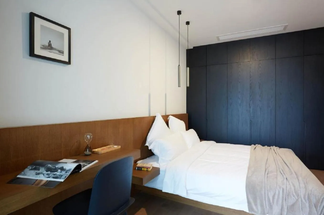 Bed in base-PUSAN Serviced Apartment -Shanghai New International Expo Centre