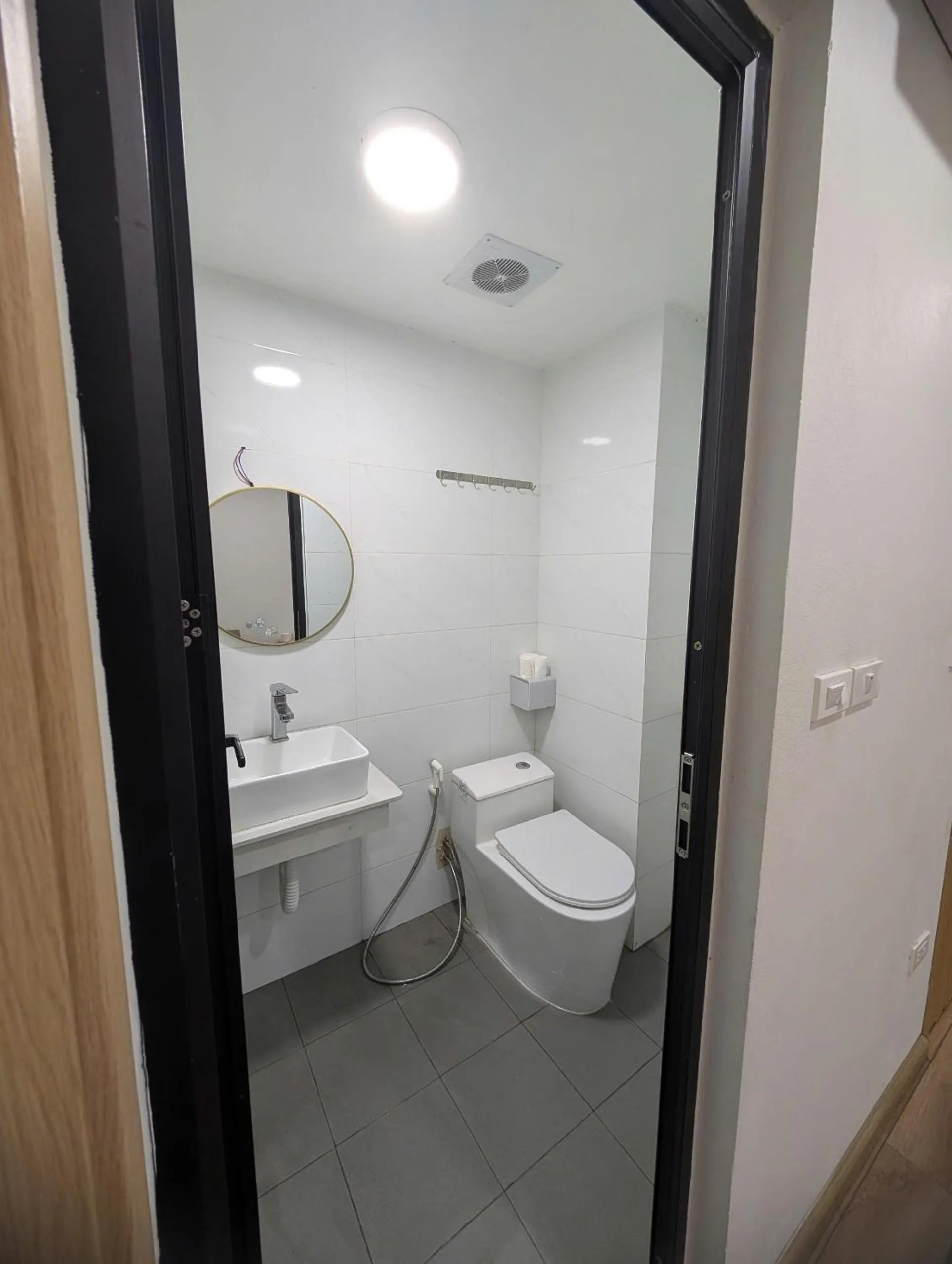 Toilet in Era Apartment Thai Ha