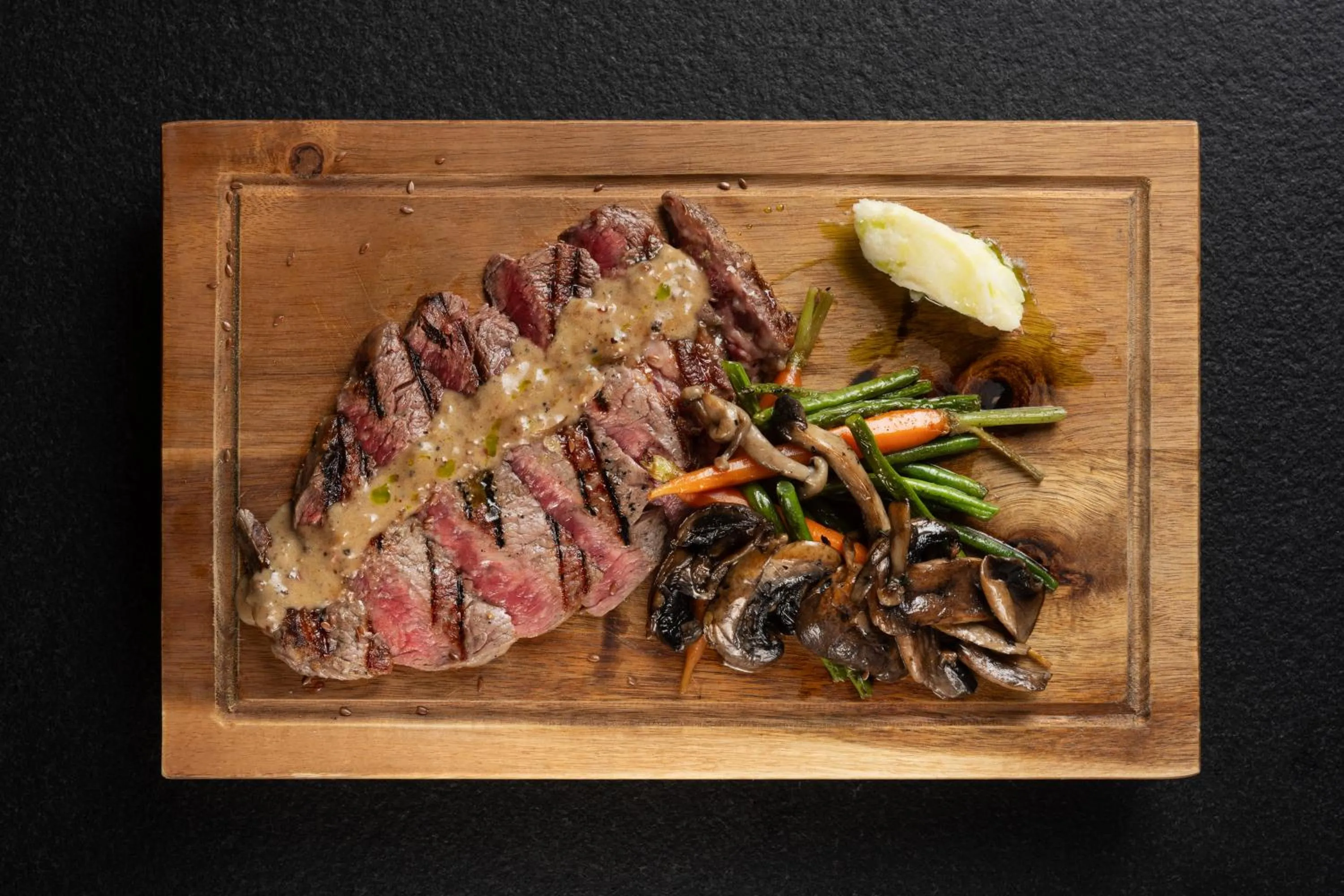 Restaurant/places to eat in Aeolos Resort