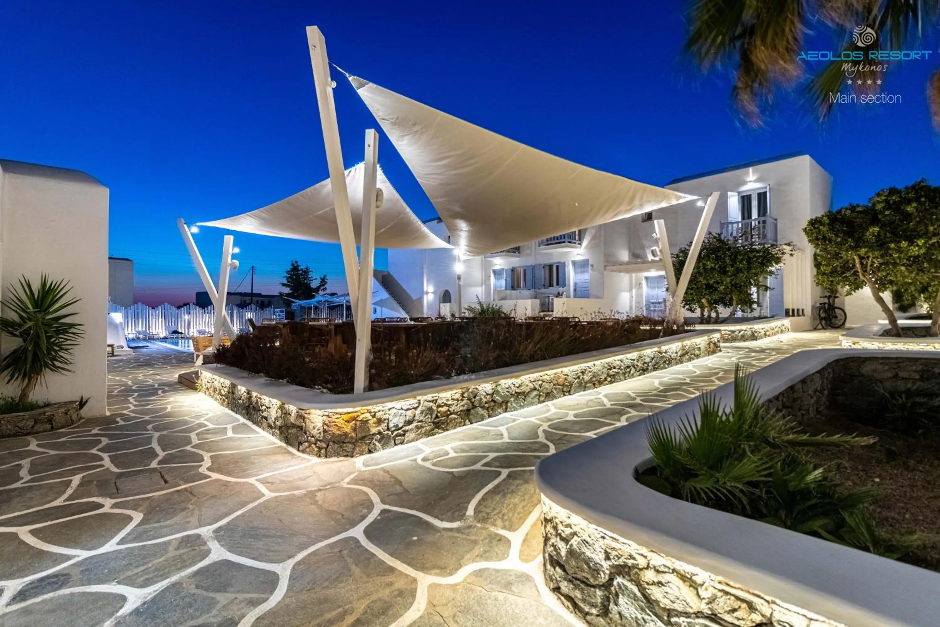 Restaurant/places to eat in Aeolos Resort