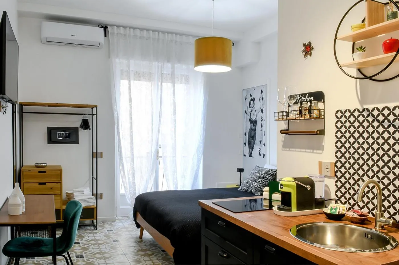 Photo of the whole room in Edahouse