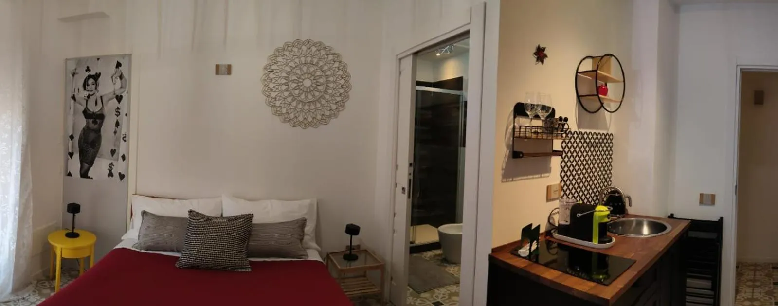 Photo of the whole room, Bed in Edahouse