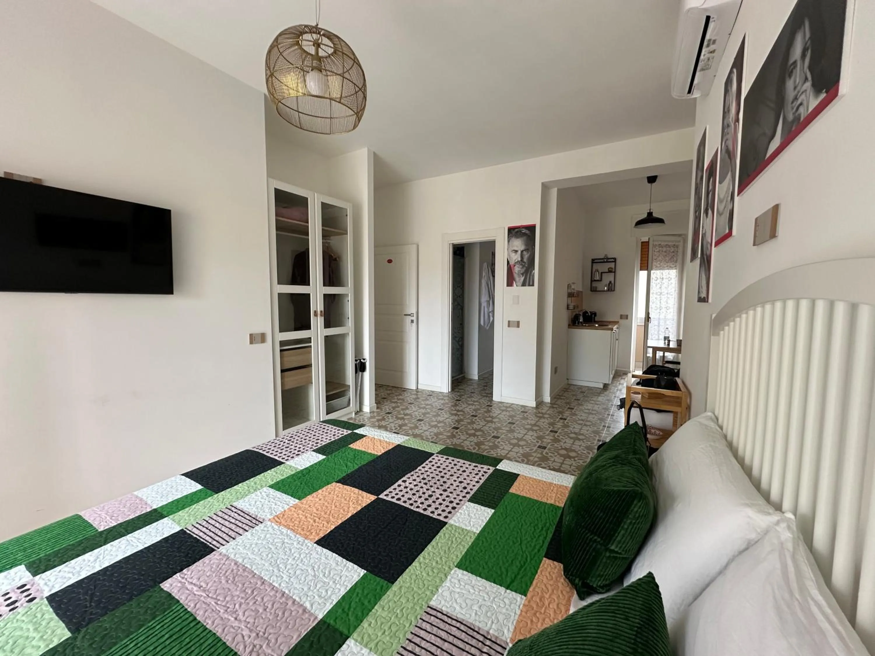 Photo of the whole room, Bed in Edahouse