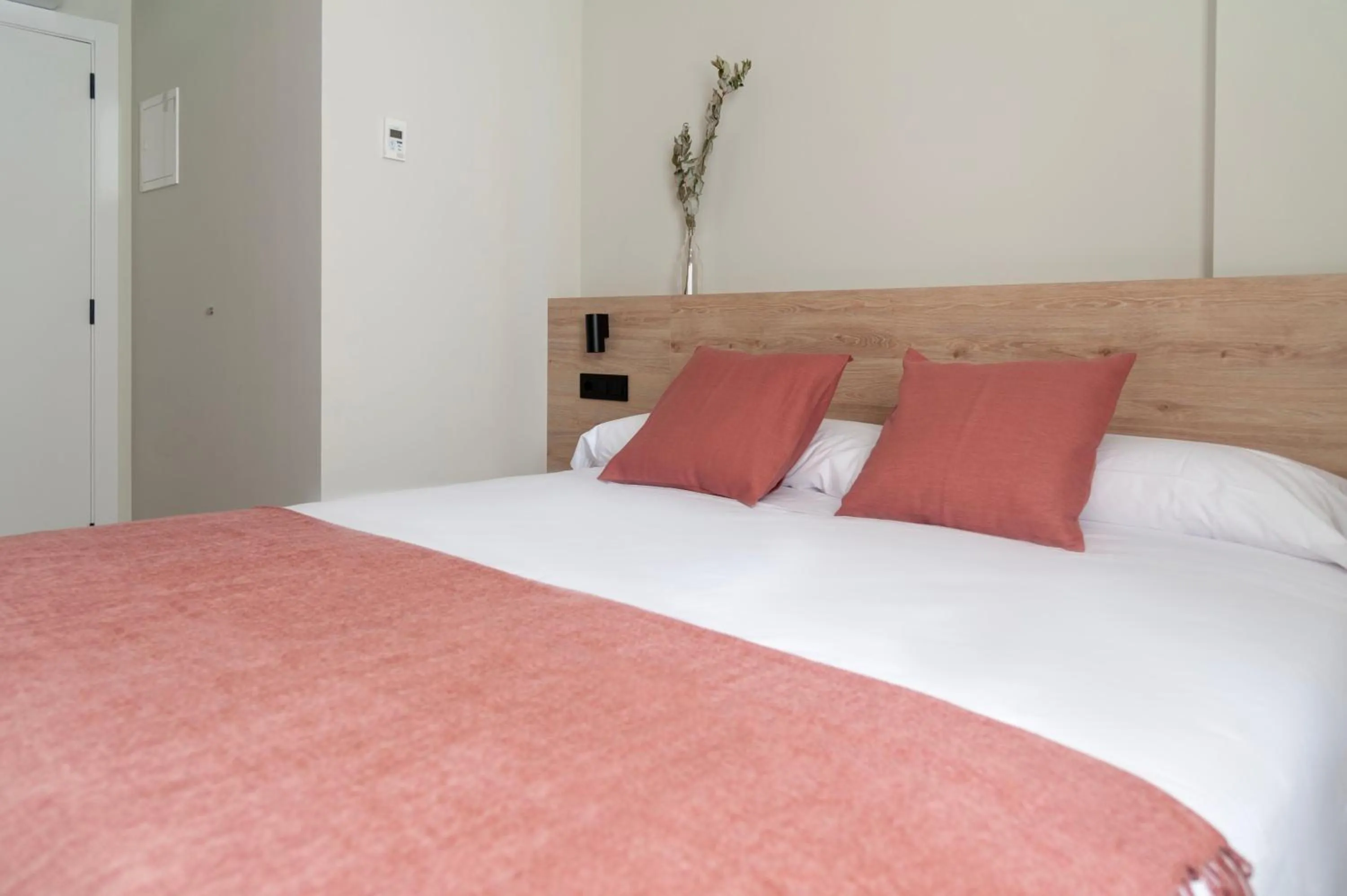 Bedroom, Bed in Albatros