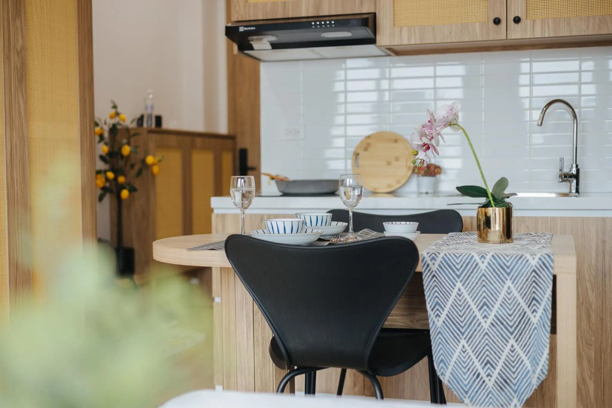 kitchen in Myrcella Urban Studio