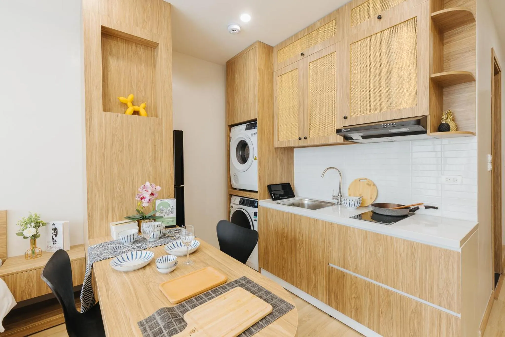 kitchen in Myrcella Urban Studio