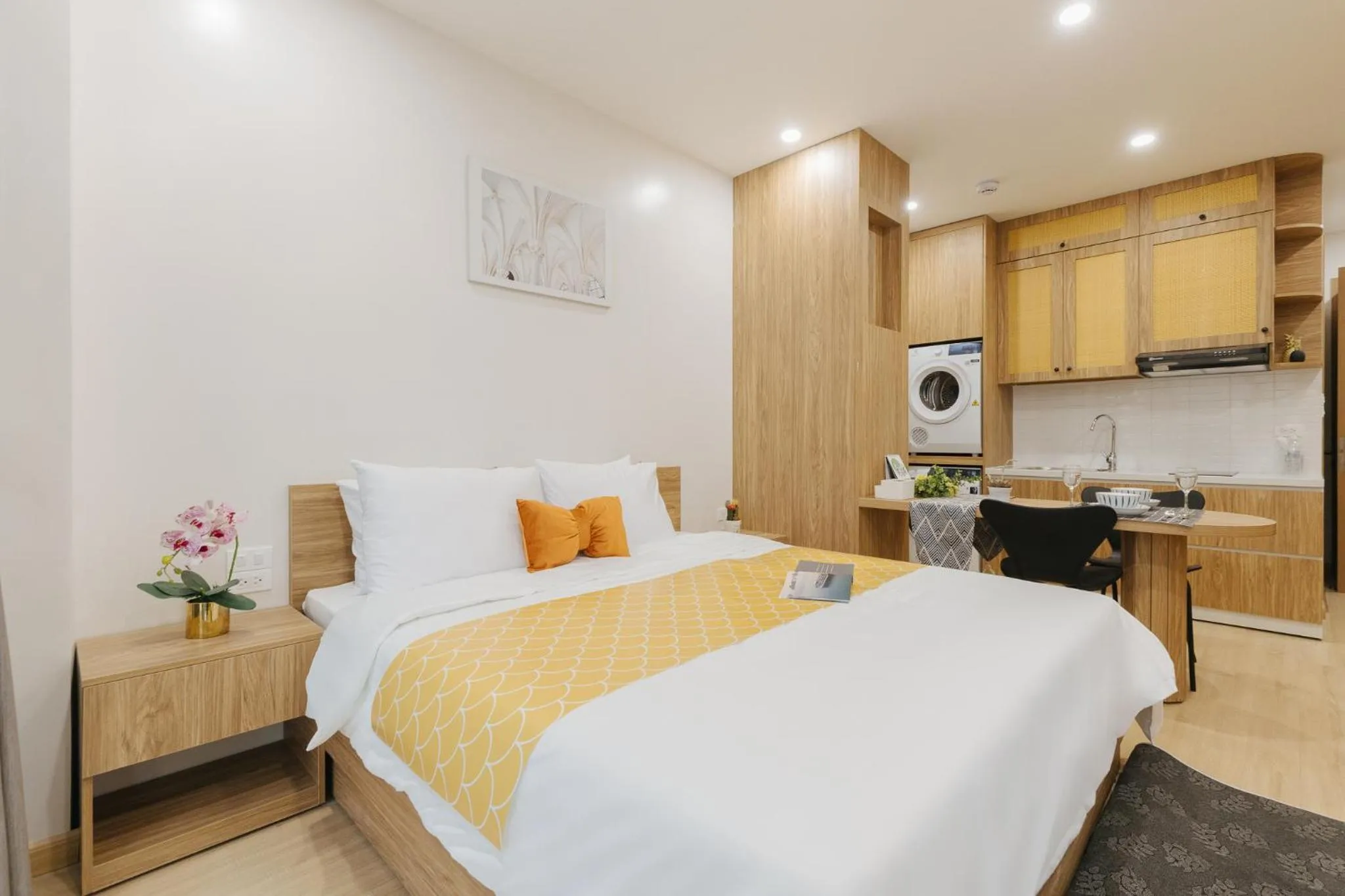 Photo of the whole room, Bed in Myrcella Urban Studio