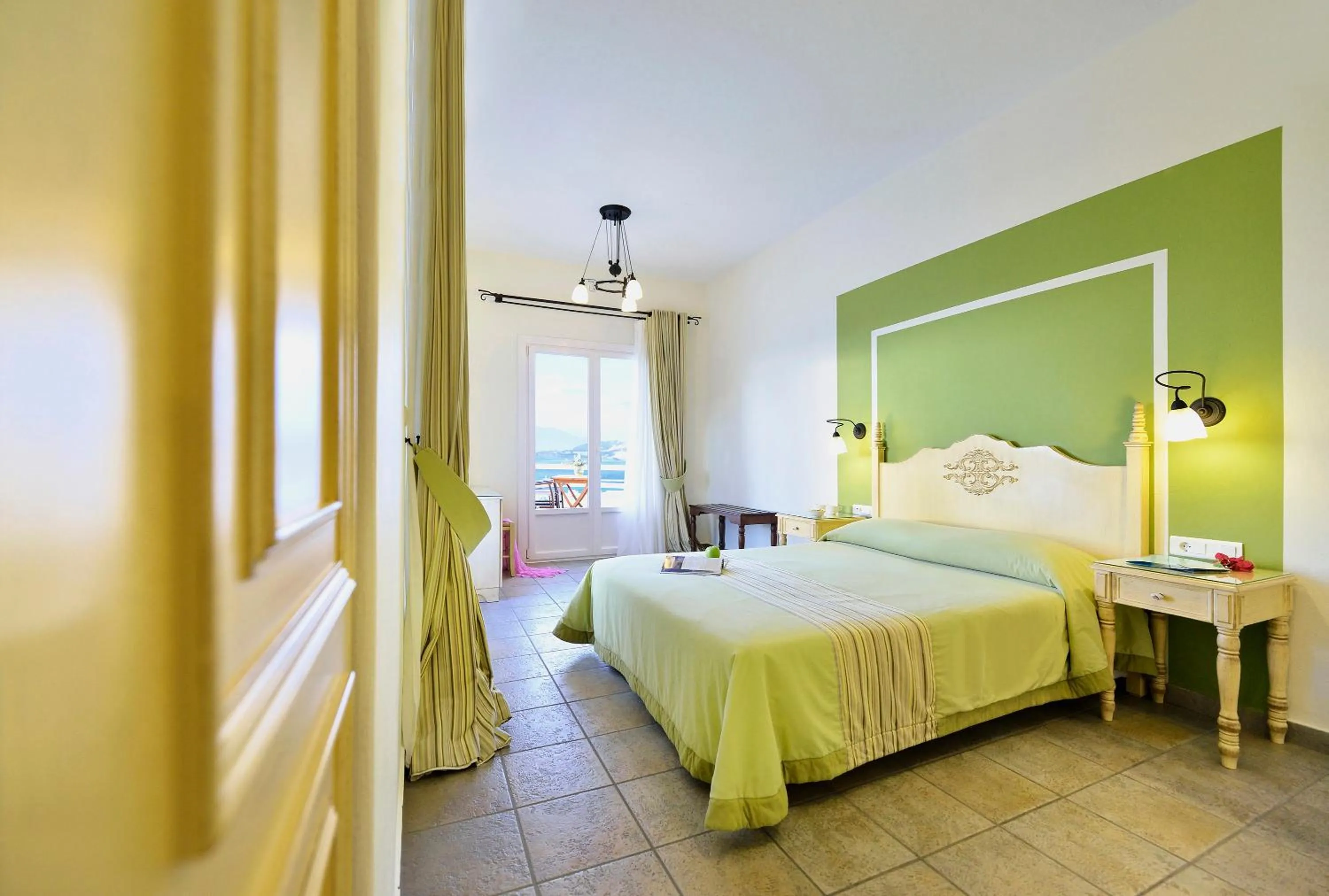 Bed in Pelican Hotel