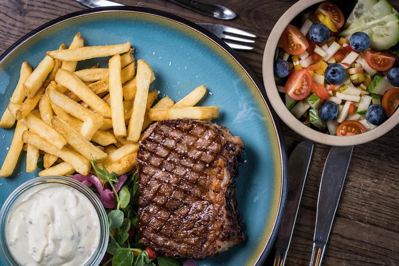 Restaurant/places to eat in Hotel/ Apartments Marina