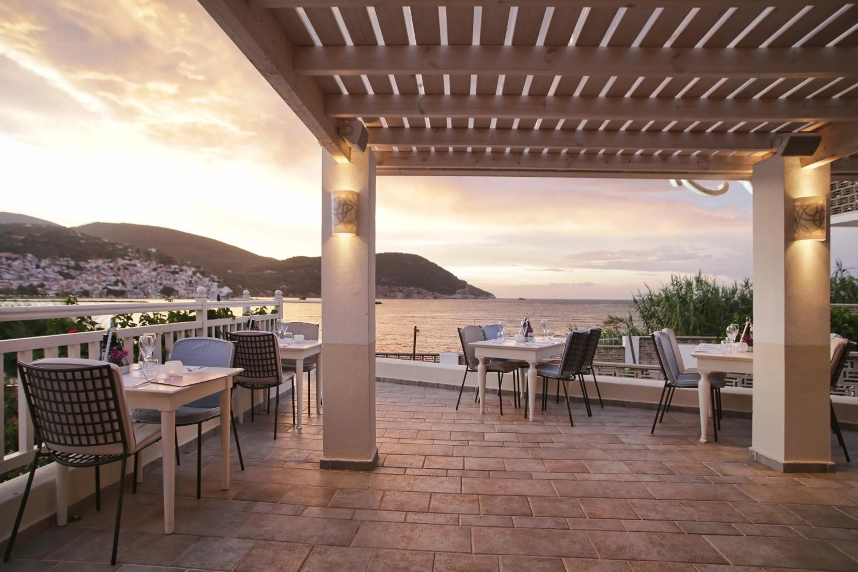 Restaurant/places to eat in Skopelos Village Hotel