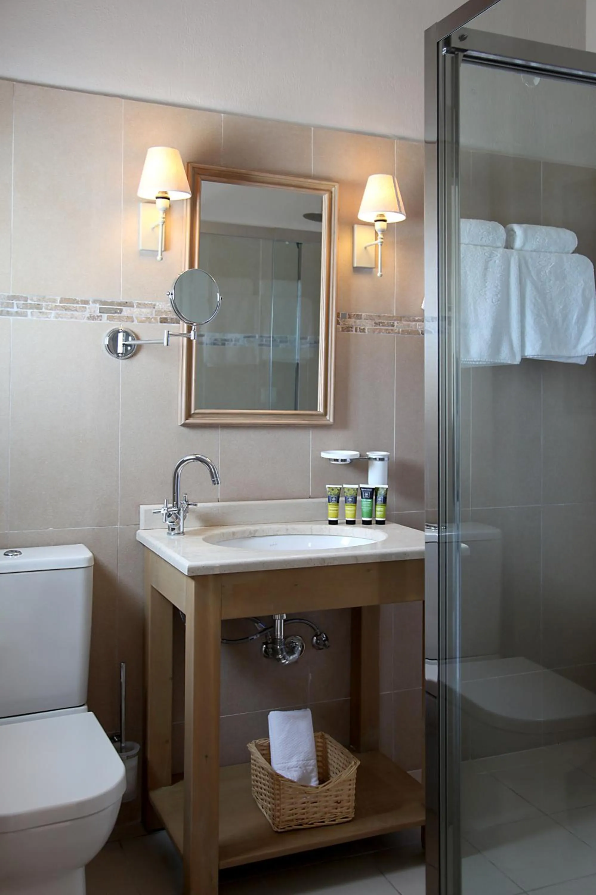 Shower in Skopelos Village Hotel