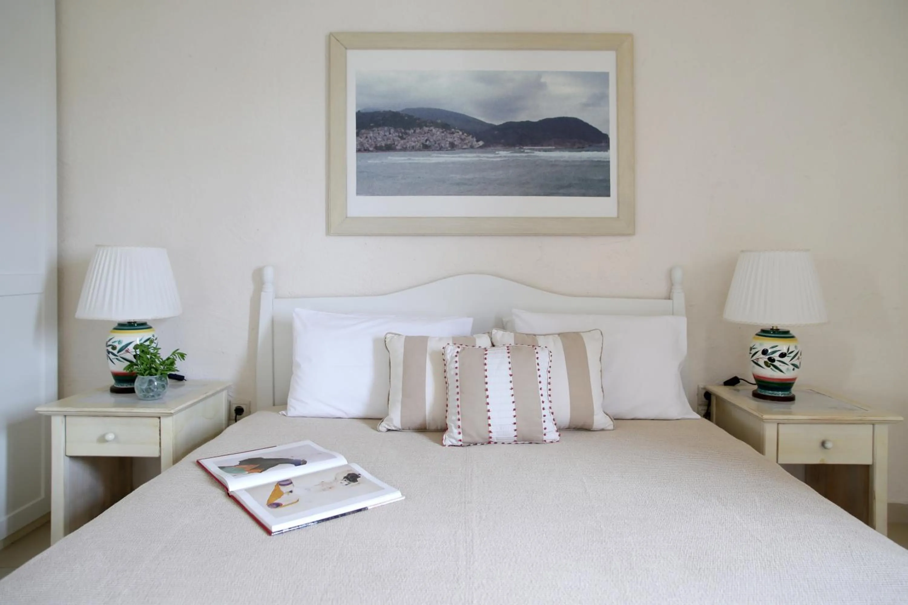 Bed in Skopelos Village Hotel