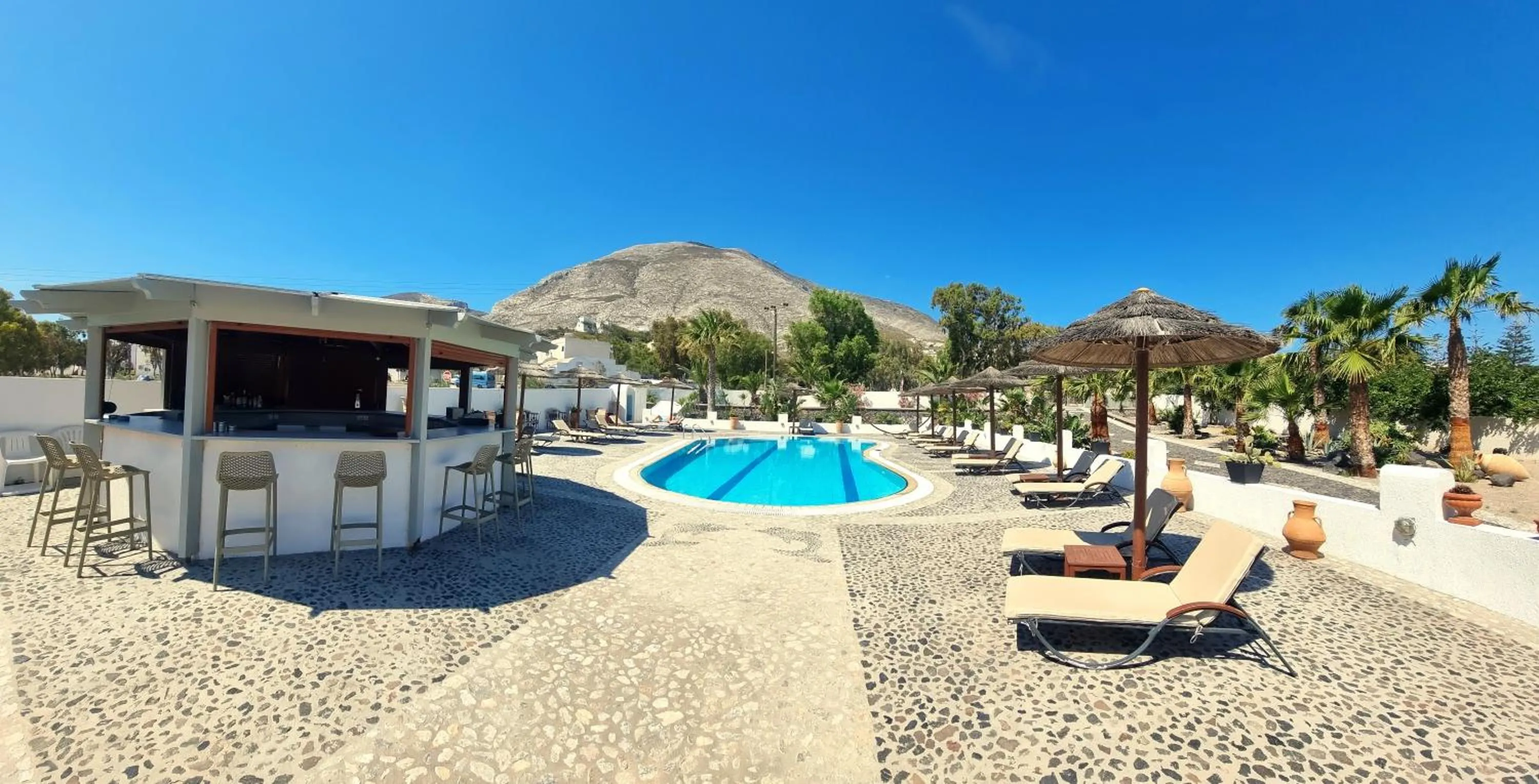 Swimming pool in Horizon Resort